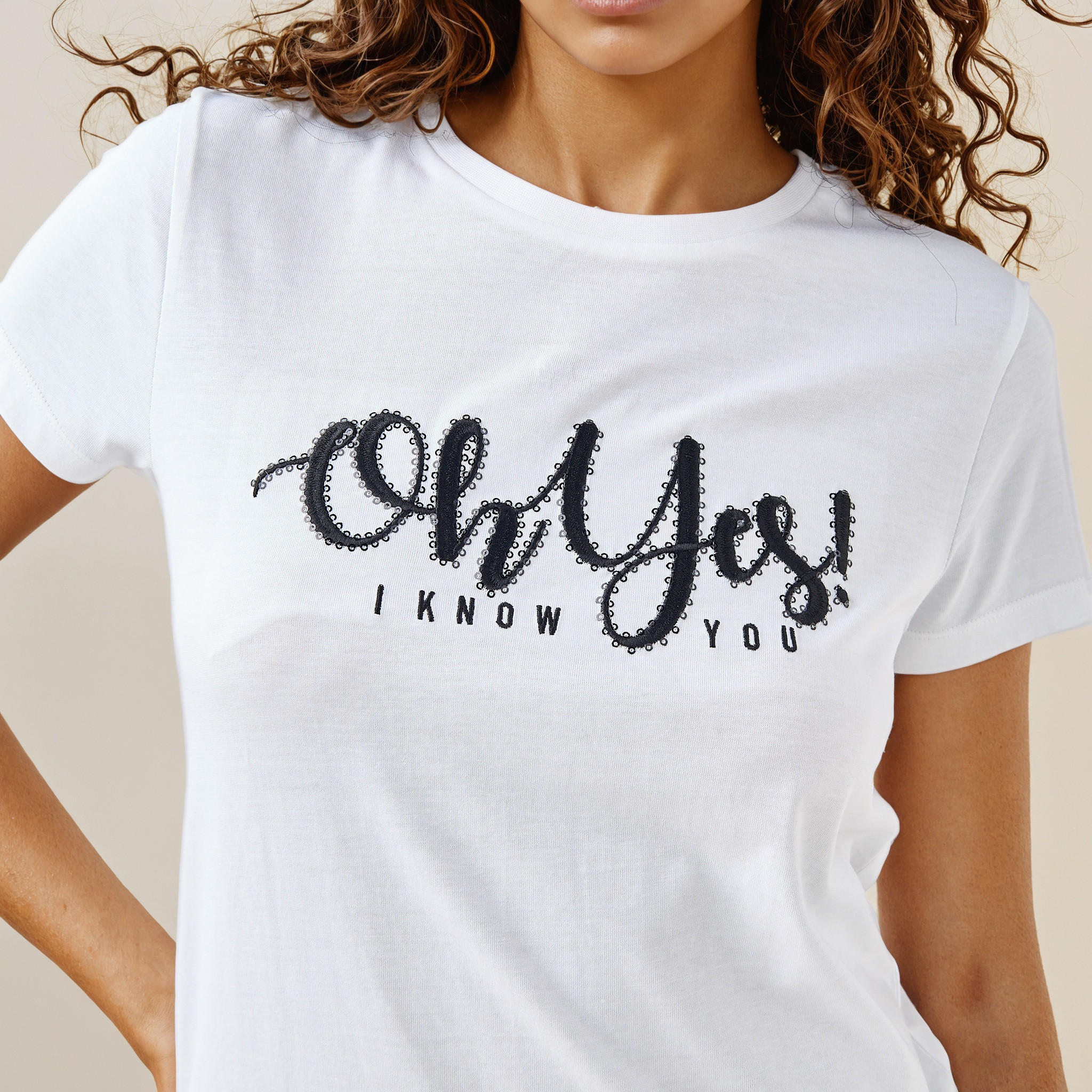 تيشيرت بياقة ضيقة وطبعات-women-clothing-tshirts-image-2