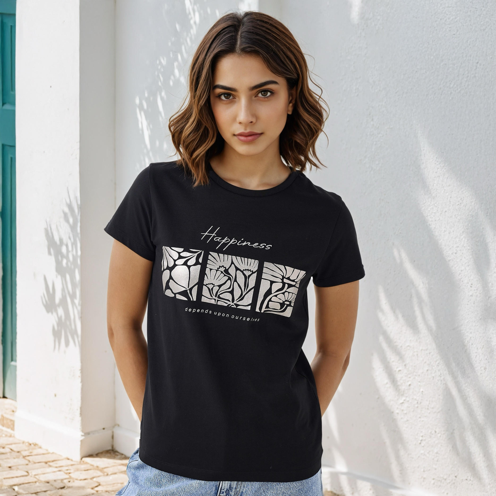 تيشيرت بياقة ضيقة وطبعات زهرية-women-clothing-tshirts-image-5