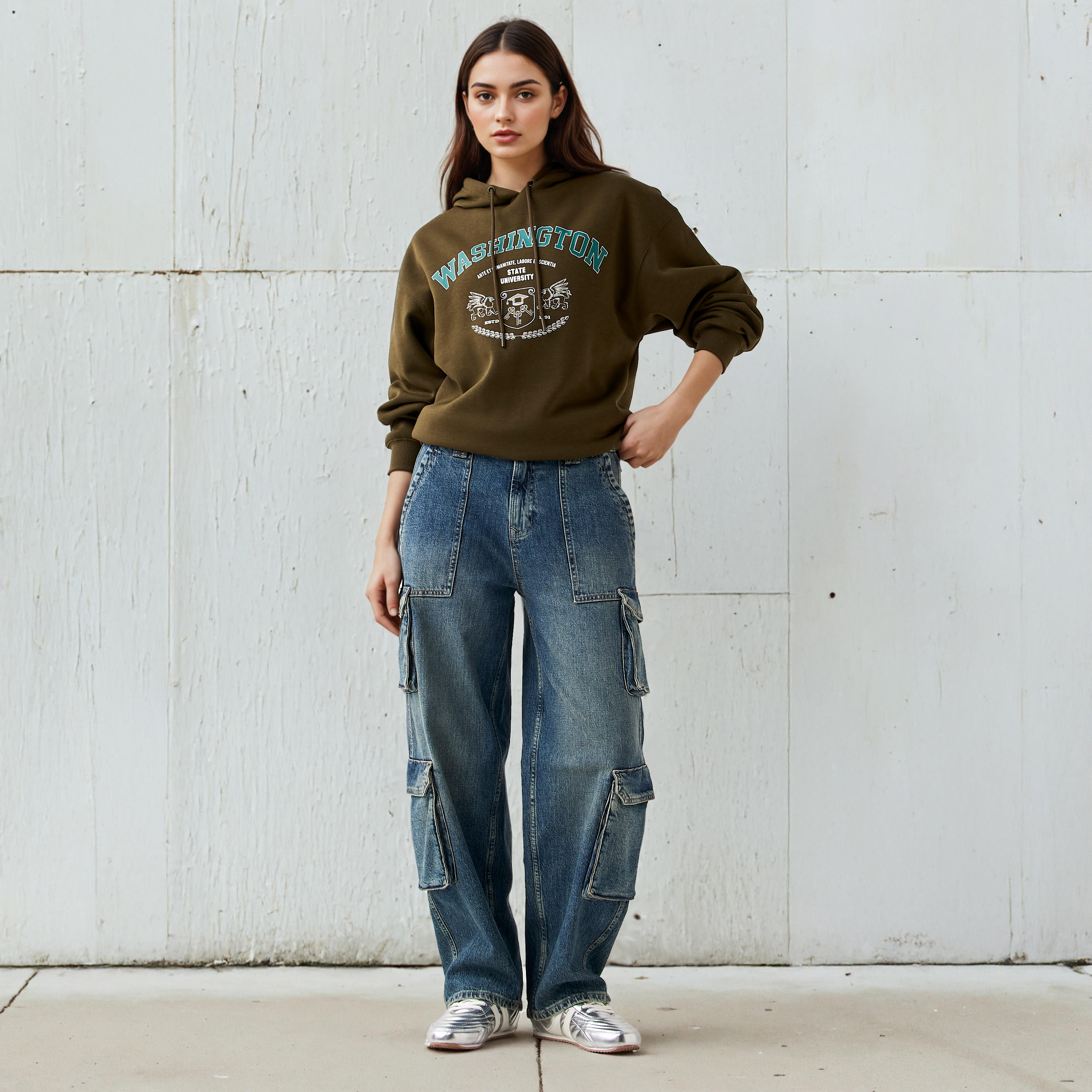 هودي بطبعات جرافيك-women-winterwear-hoodiesandsweatshirts-hoodies-image-2