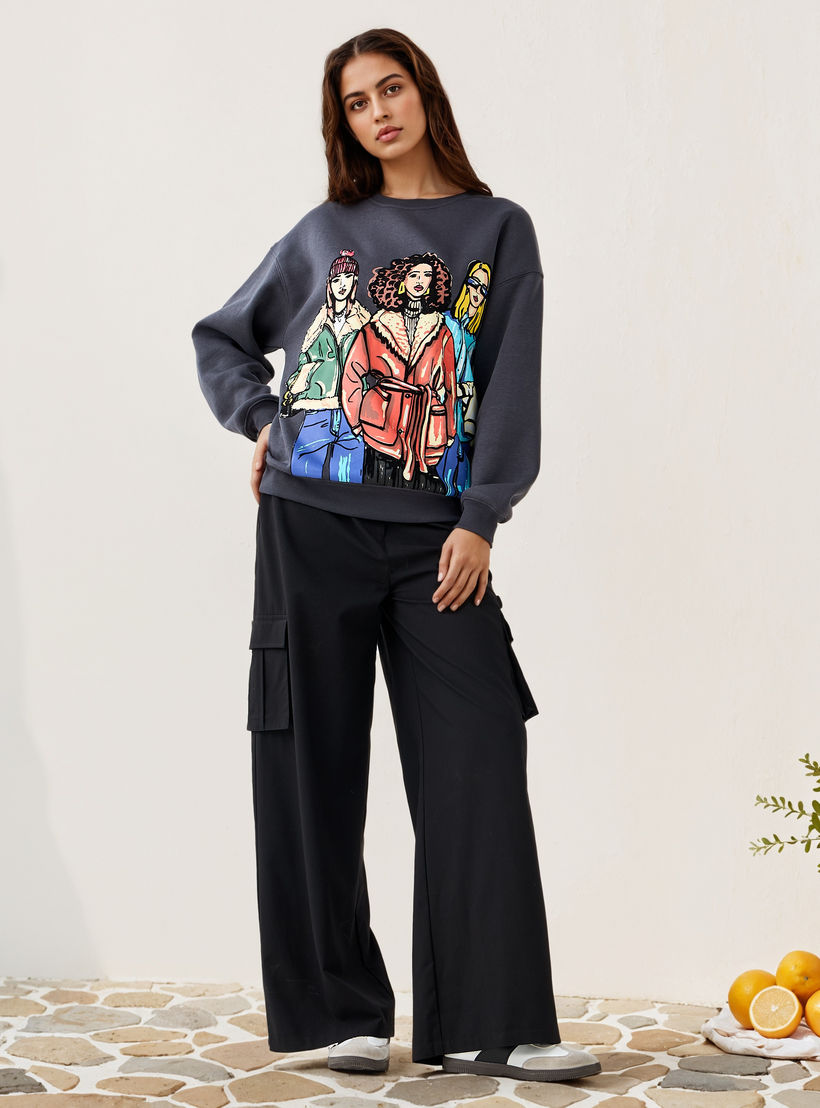سويت شيرت بياقة ضيقة وطبعات جرافيك-women-winterwear-hoodiesandsweatshirts-sweatshirts-image-2
