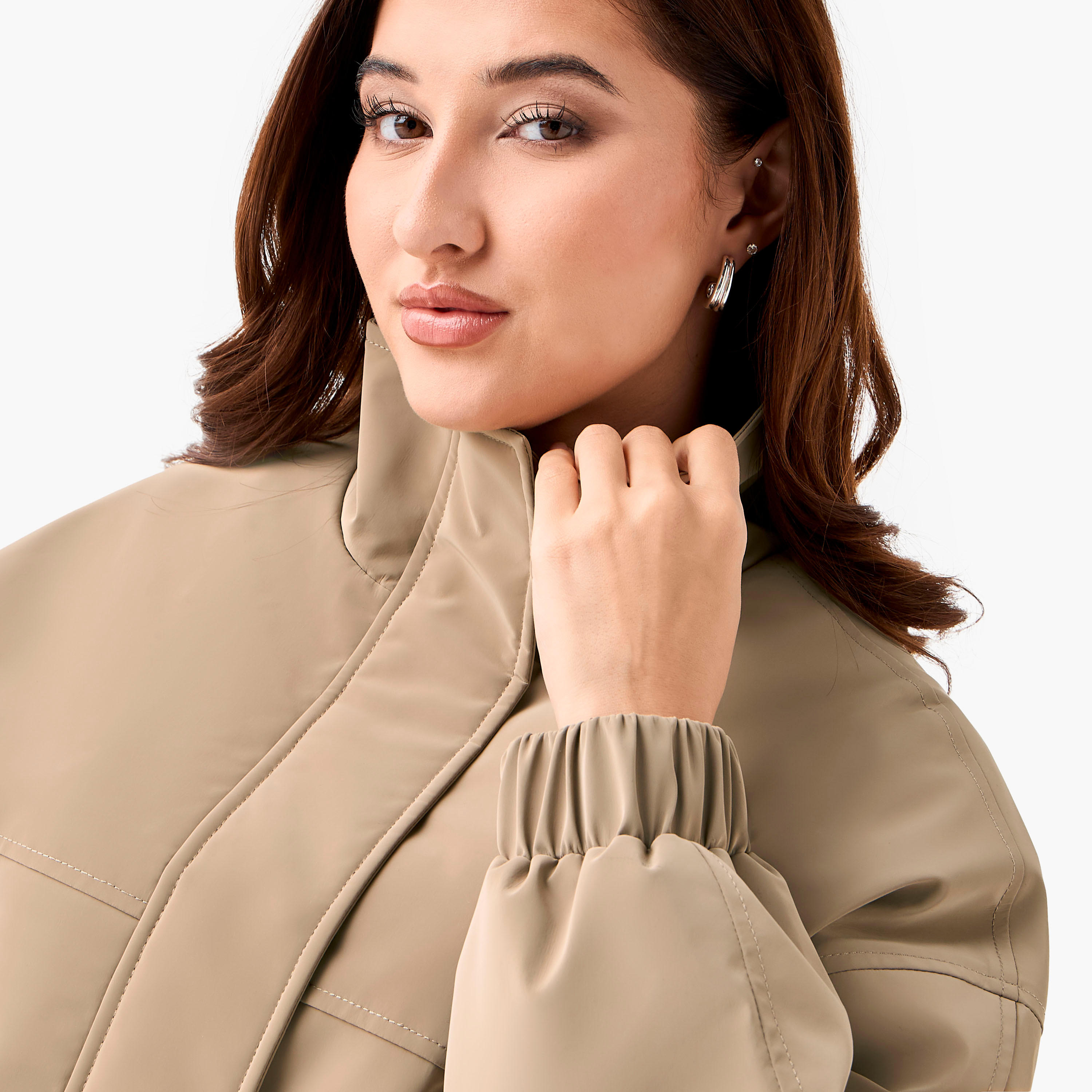 جاكيت بوليستر منفوخ بقصّة عادية وجيوب-women-winterwear-coatsandjackets-jackets-image-2