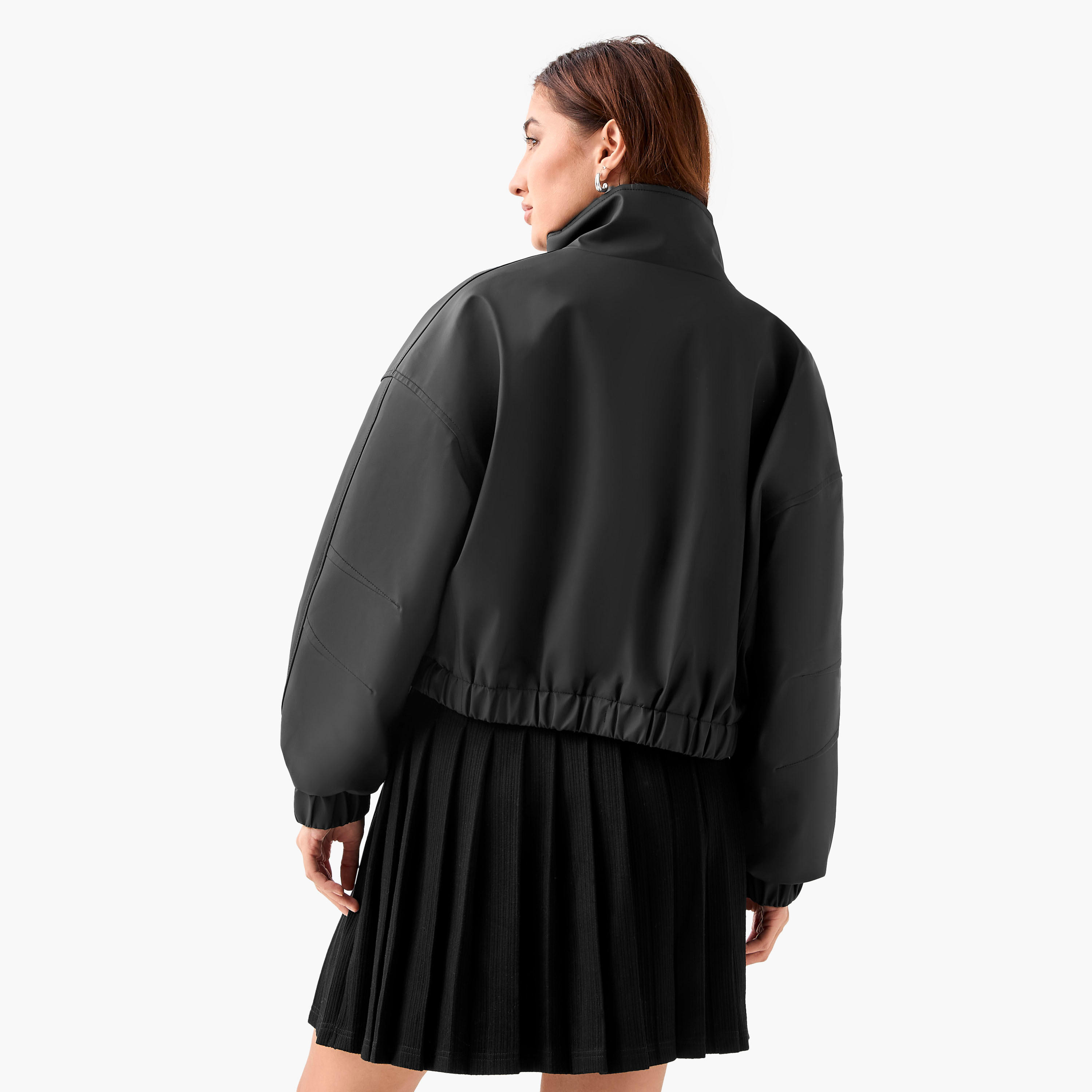 جاكيت بوليستر منفوخ بقصّة عادية وجيوب-women-winterwear-coatsandjackets-jackets-image-2