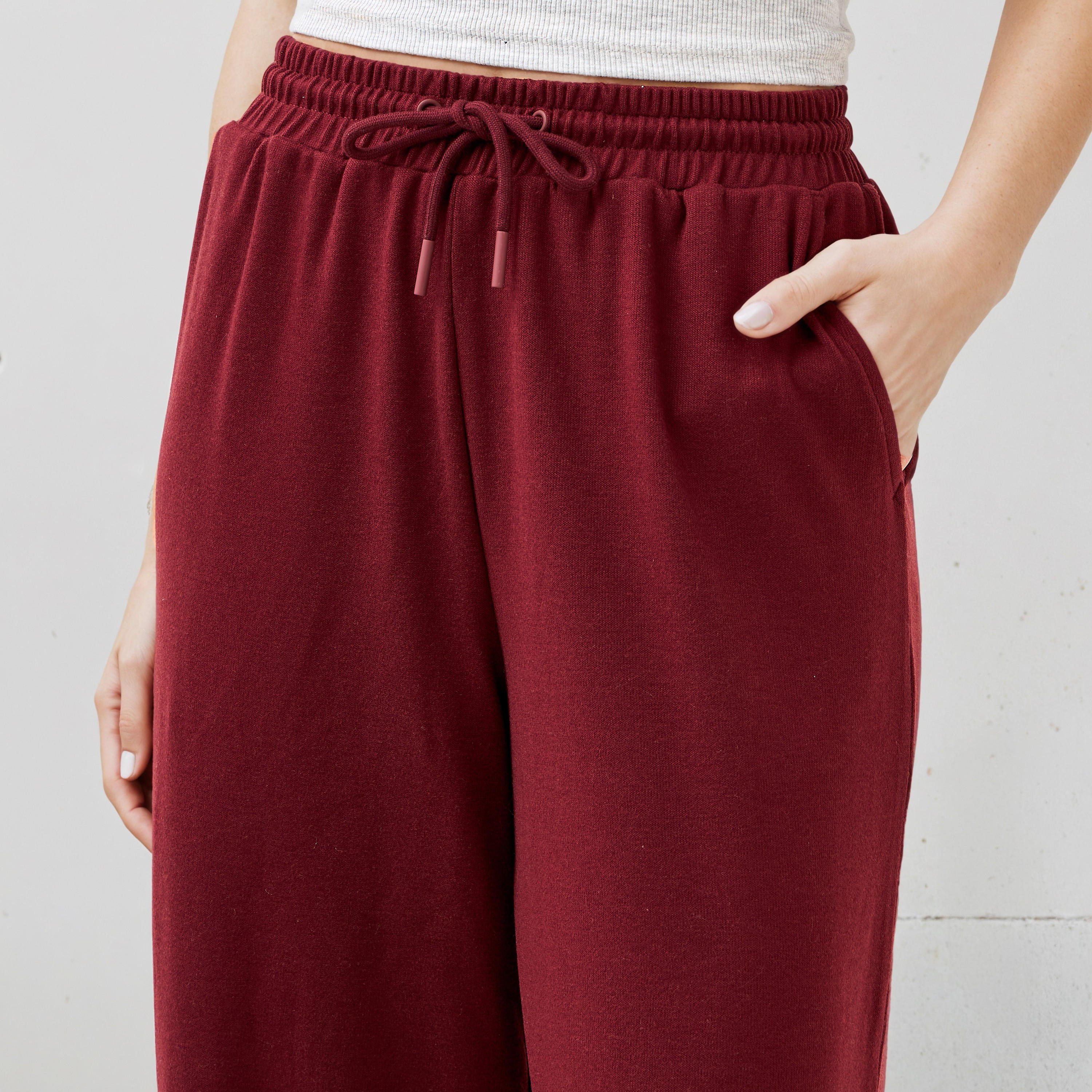 بنطلون رياضي بارز الملمس بحزام خصر-women-clothing-bottoms-joggers-image-4