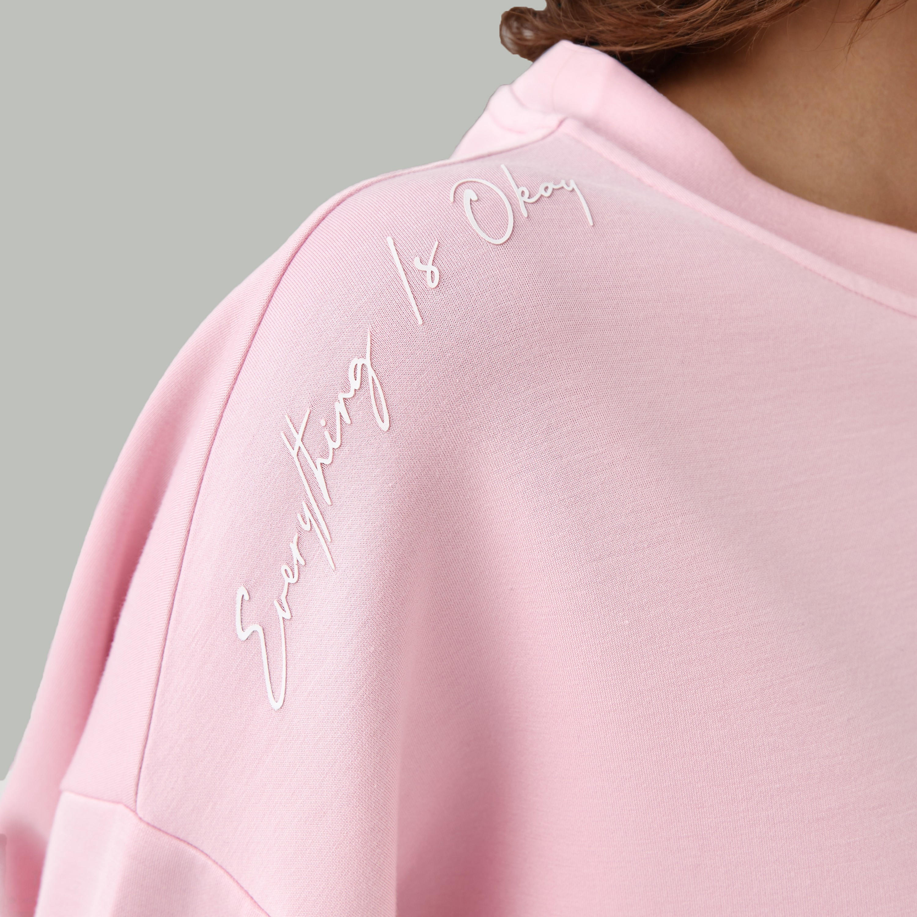 سويت شيرت بقصة عادية وطبعات شعار-women-winterwear-hoodiesandsweatshirts-sweatshirts-image-5