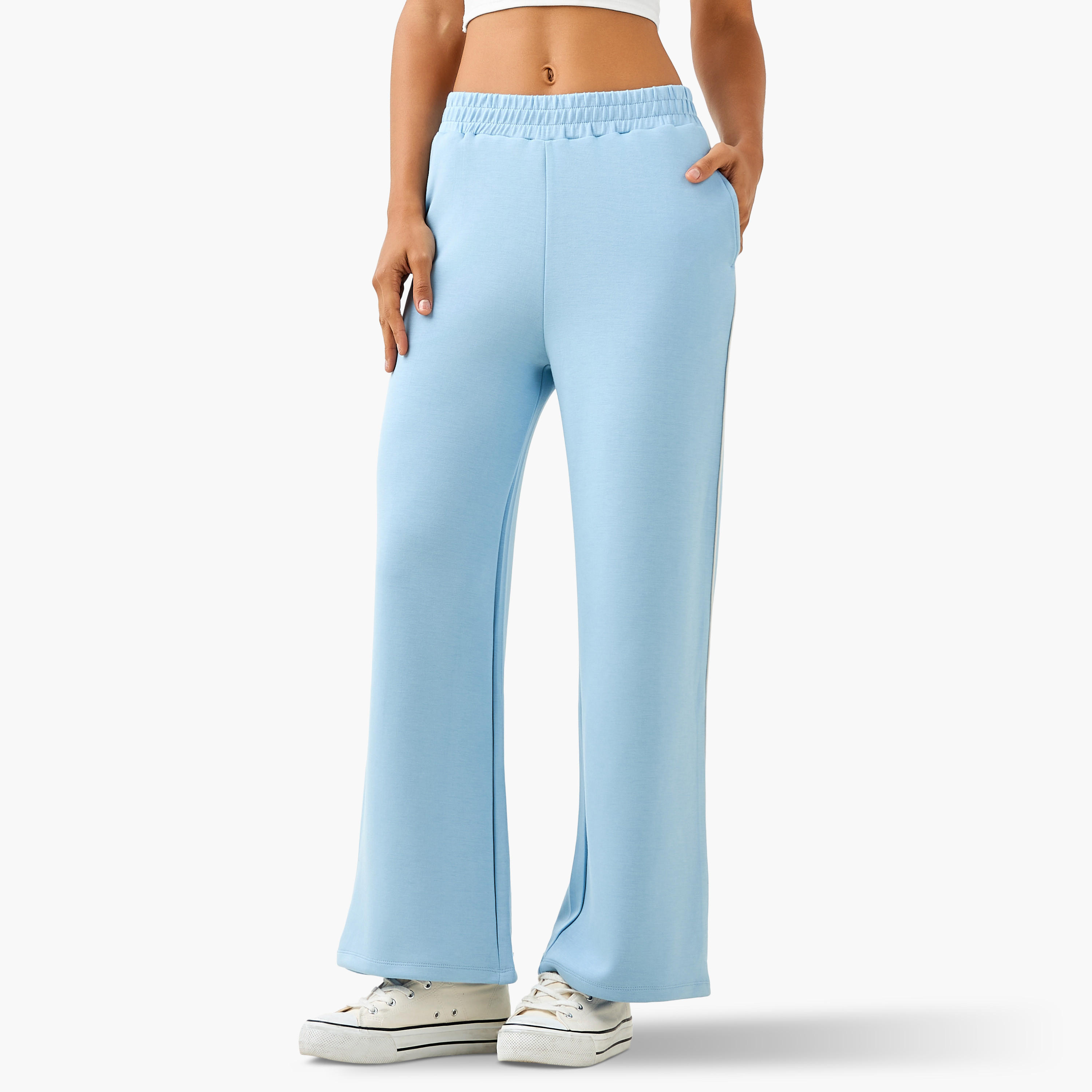 بنطلون بقصة عادية وخصر متوسط بتصميم خطوط بارزة-women-clothing-coordsets-image-2