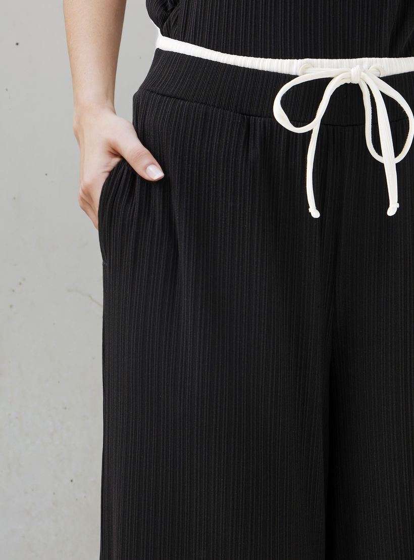 بنطلون رياضي واسع الساقين مضلّع بخصر مطاطي متباين متوسط الارتفاع -women-clothing-bottoms-joggers-image-5