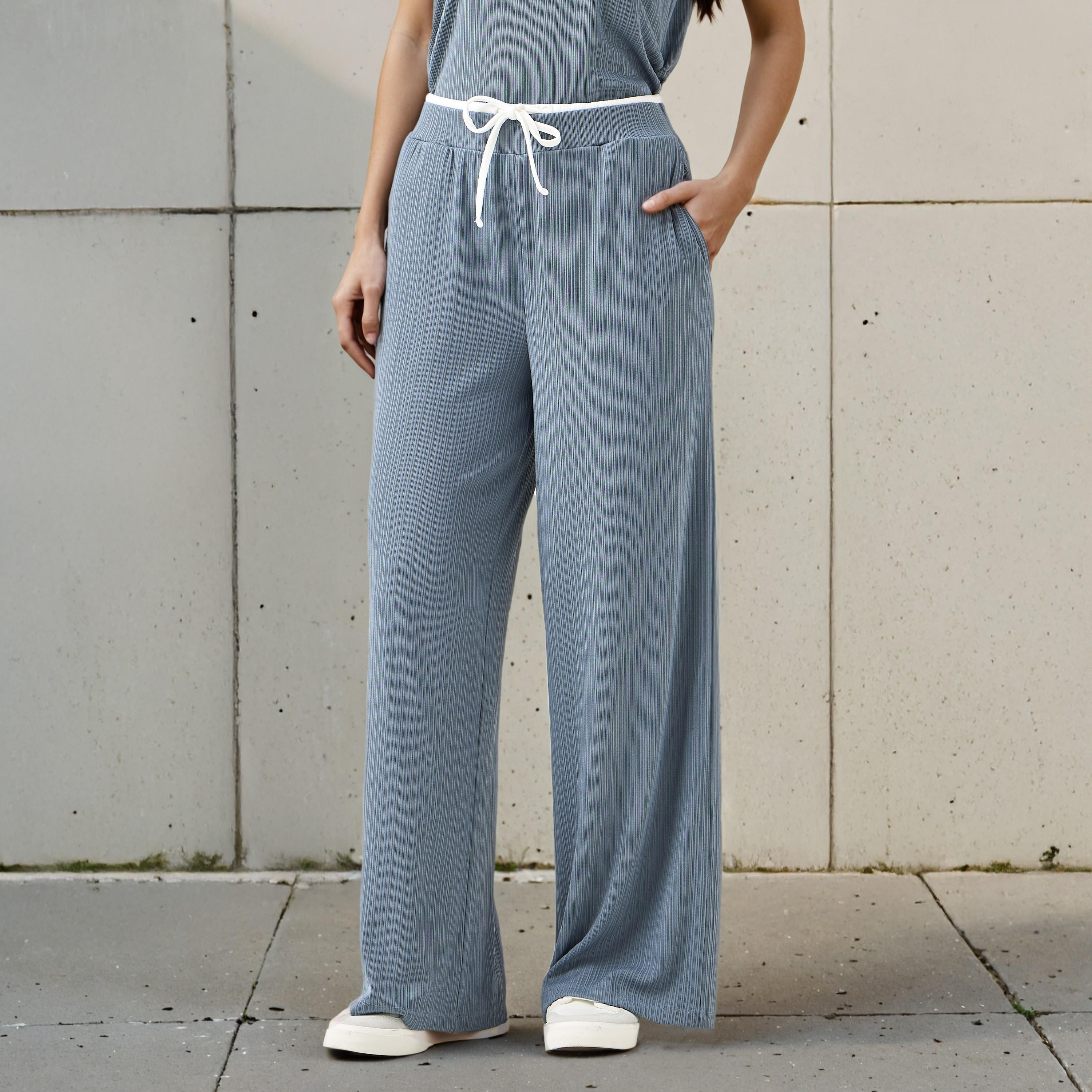 بنطلون رياضي واسع الساقين مضلّع بخصر مطاطي متباين متوسط الارتفاع -women-clothing-bottoms-joggers-image-1