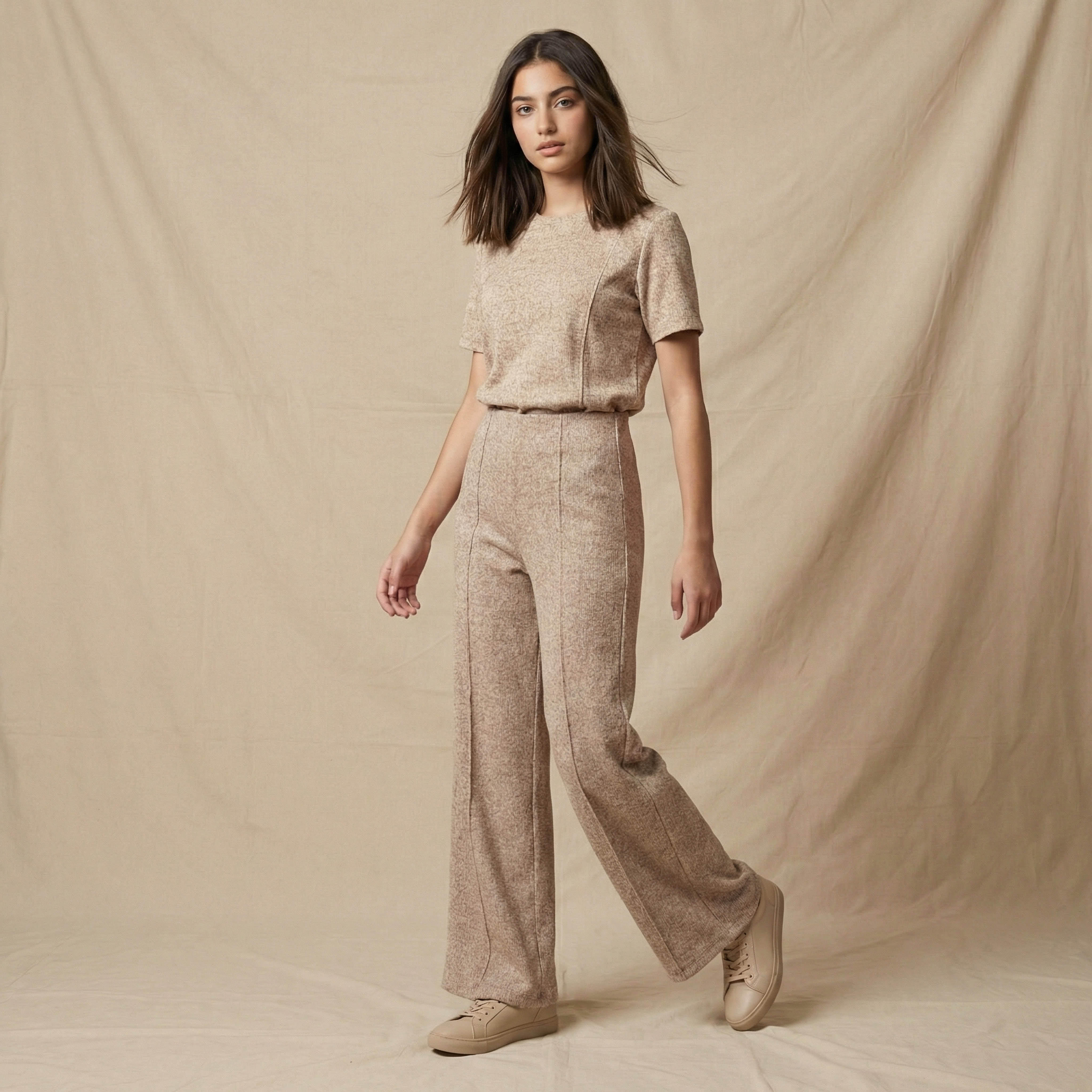 بنطلون رياضي واسع الساقين بخصر متوسط الارتفاع ودرزات-women-clothing-bottoms-joggers-image-3