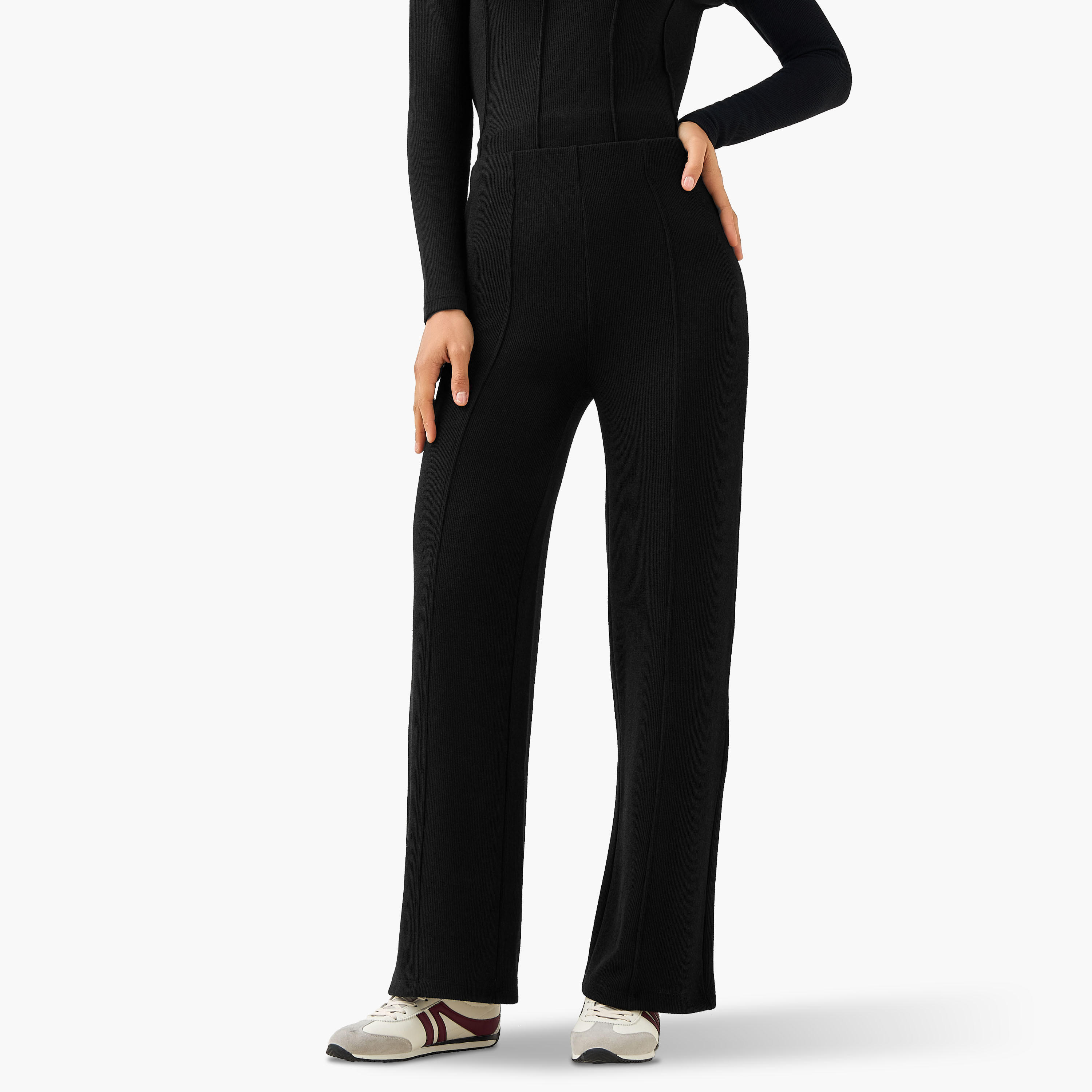 بنطلون بقصة عادية وخصر متوسط واسع الساقين مضلّع بارز الملمس-women-clothing-coordsets-image-4