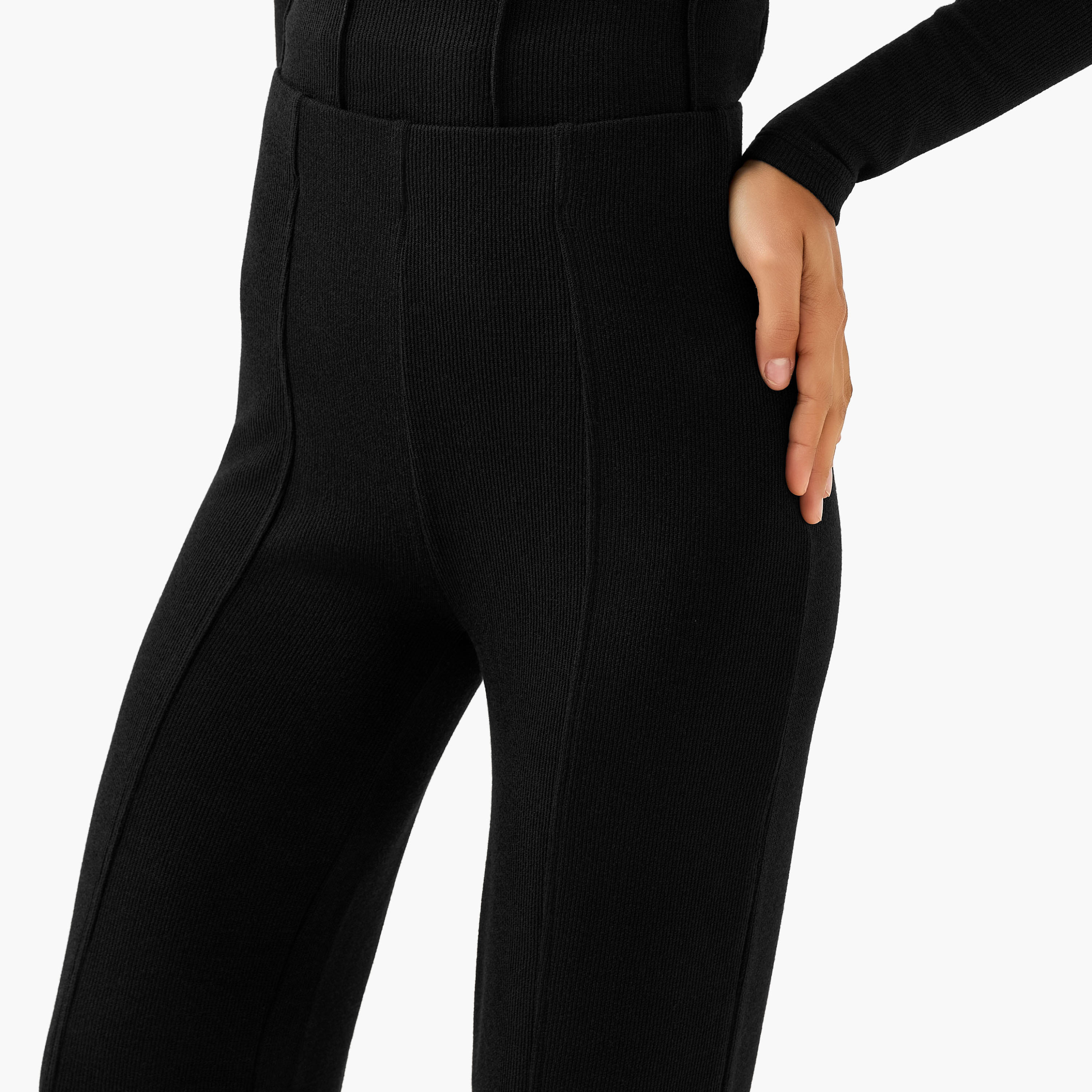 بنطلون بقصة عادية وخصر متوسط واسع الساقين مضلّع بارز الملمس-women-clothing-coordsets-image-1