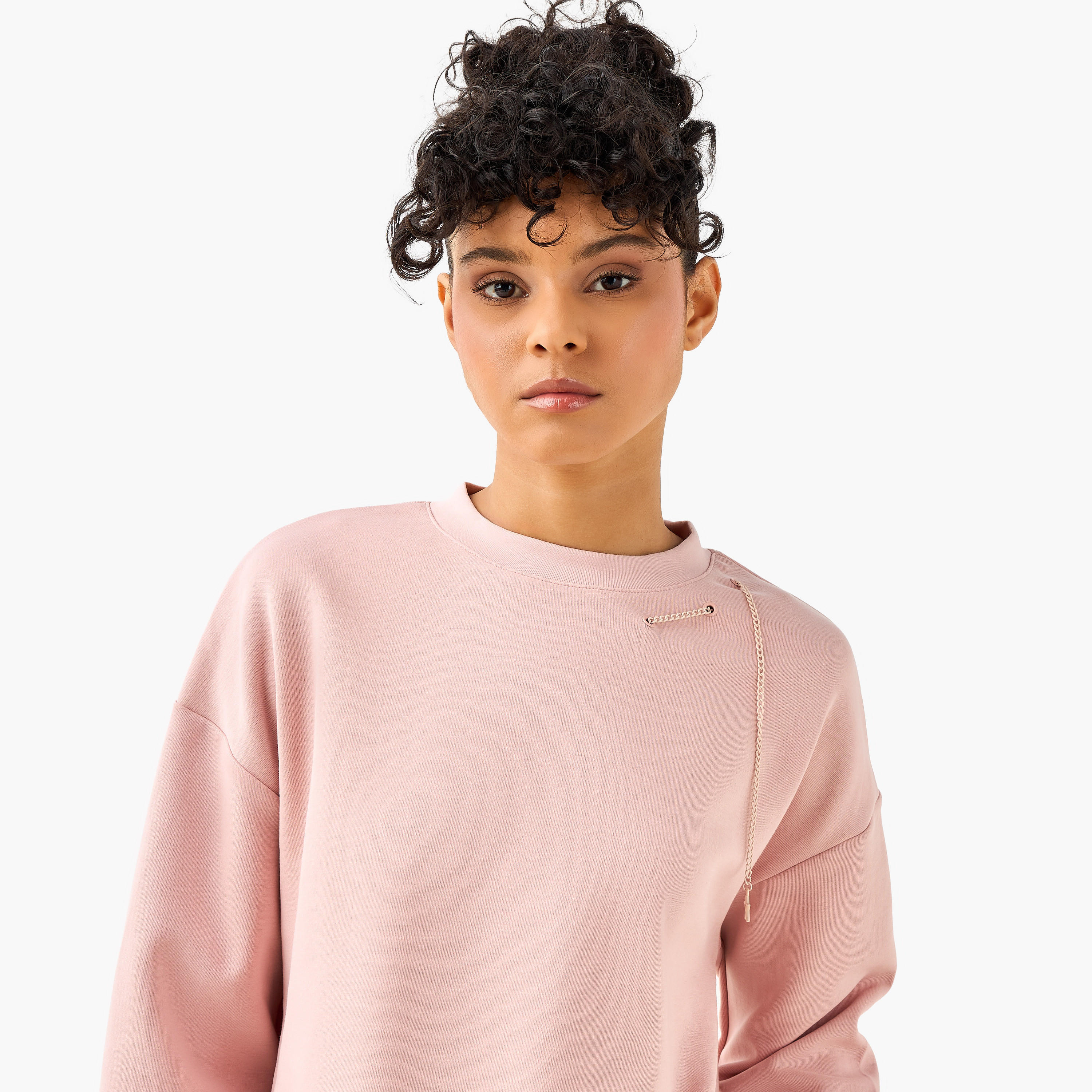 سويت شيرت بقصّة عادية وتفاصيل سلسلة-women-clothing-coordsets-image-1