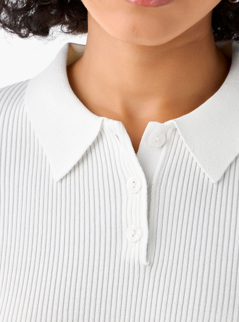 بلوزة بولو بقصّة عادية وتصميم مضلع مع قصة بيبلوم-women-clothing-tshirts-image-6