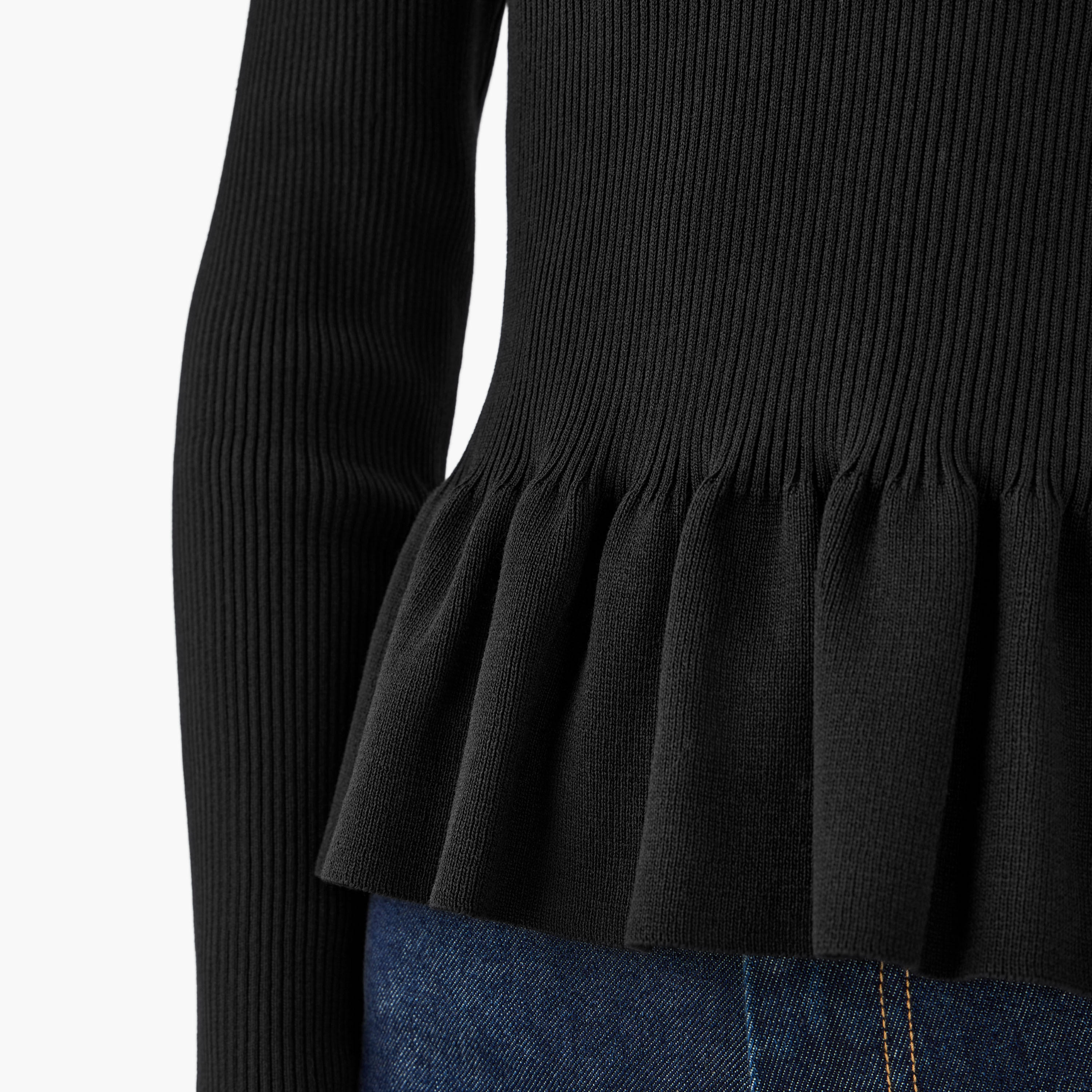 بلوزة بولو بقصّة عادية وتصميم مضلع مع قصة بيبلوم-women-clothing-tshirts-image-7