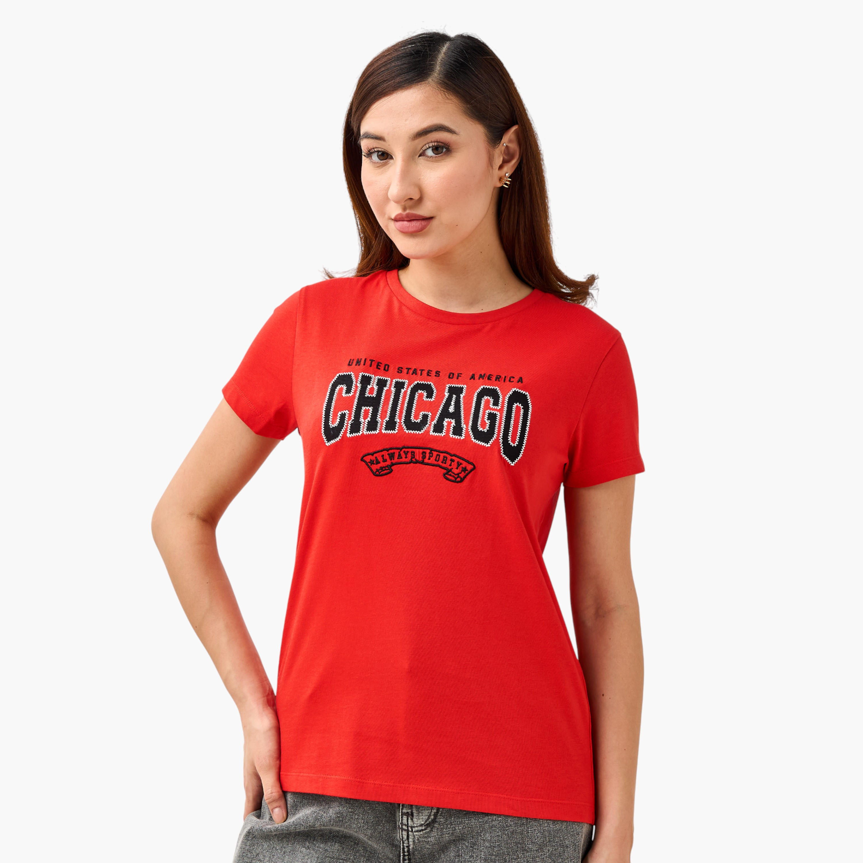 تيشيرت قطن بقصة عادية وتطريزات-women-clothing-tshirts-image-5