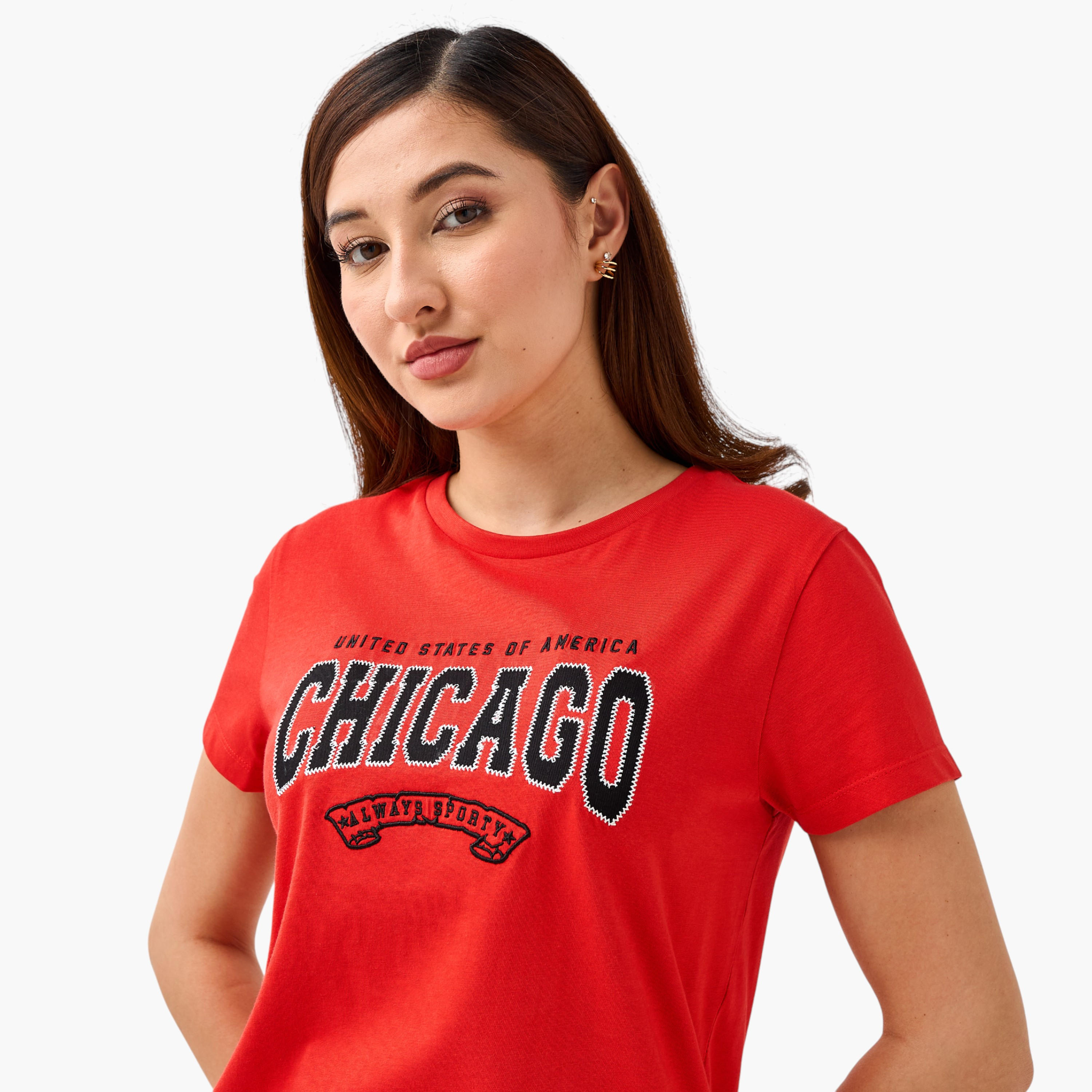تيشيرت قطن بقصة عادية وتطريزات-women-clothing-tshirts-image-1
