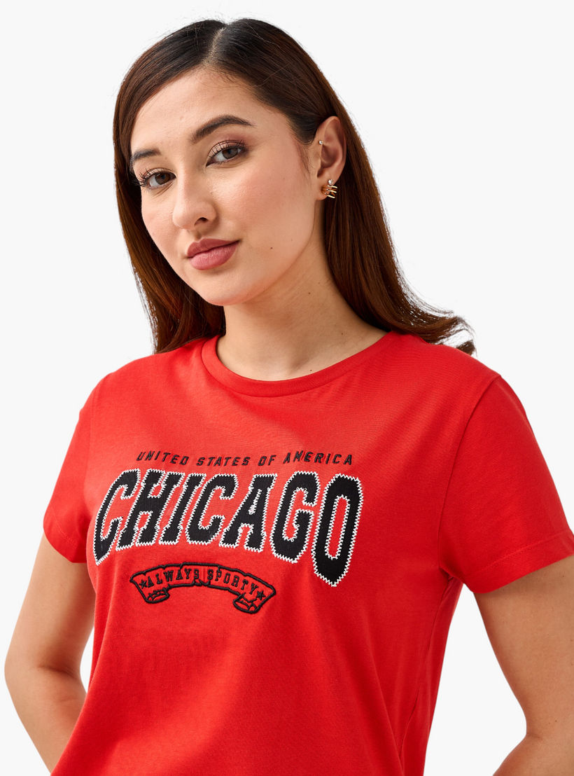 تيشيرت قطن بقصة عادية وتطريزات-women-clothing-tshirts-image-1