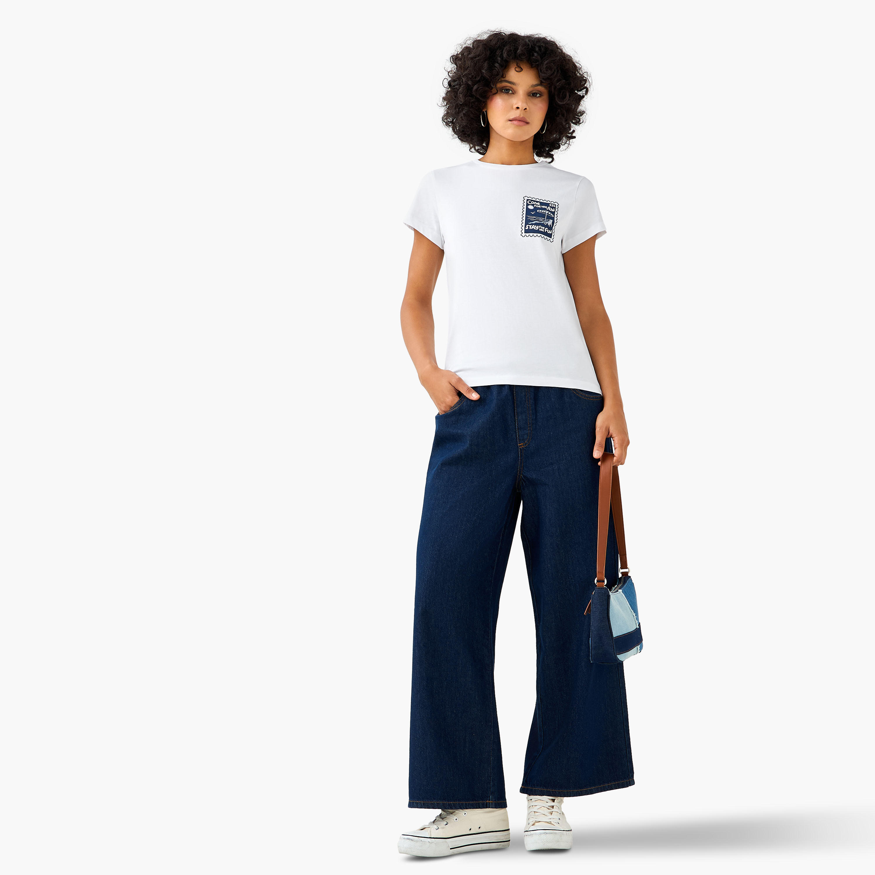 تيشيرت قطن بقصة عادية وطبعات-women-clothing-tshirts-image-4