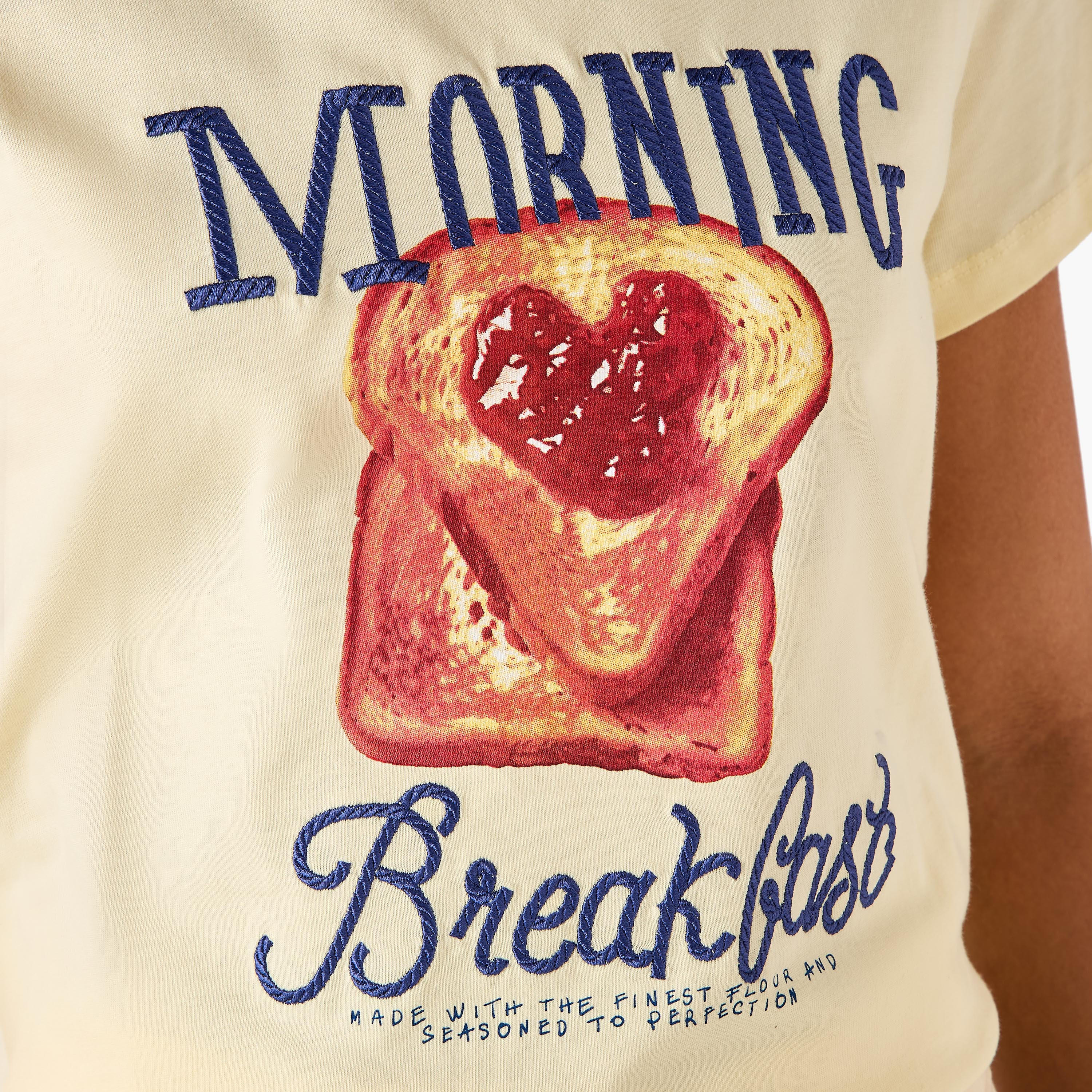تيشيرت قطن بقصة عادية وطبعات-women-clothing-tshirts-image-7
