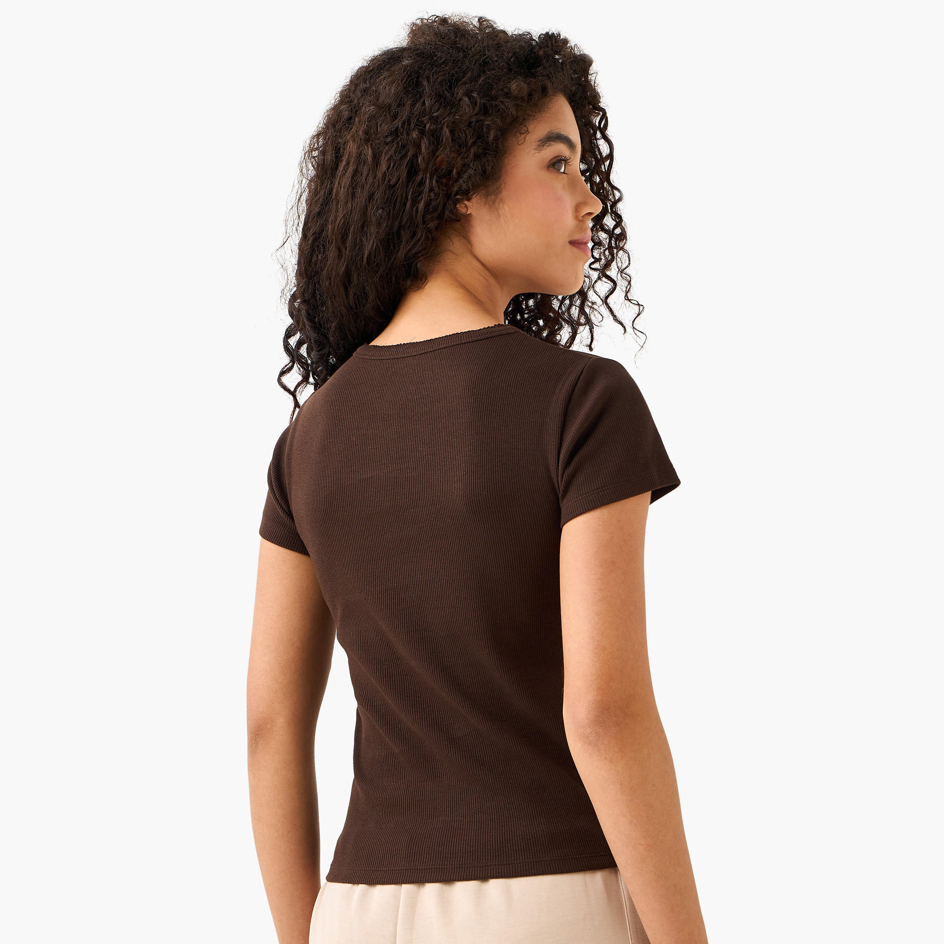 تيشيرت بملمس مضلع بارز-women-clothing-tshirts-image-4