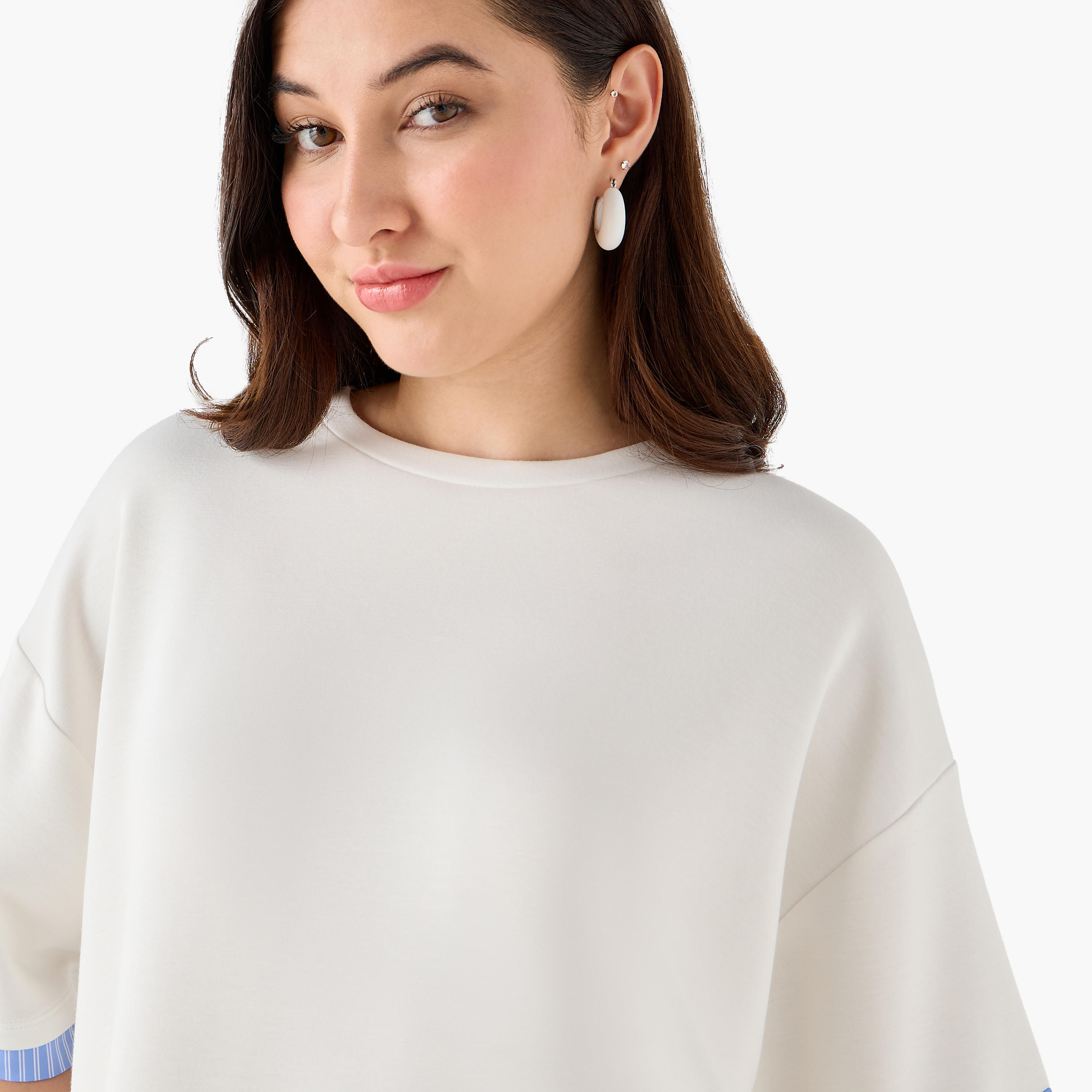 تيشيرت بقصة مريحة وطبعات شعار من ستارتر-women-clothing-tshirts-image-6