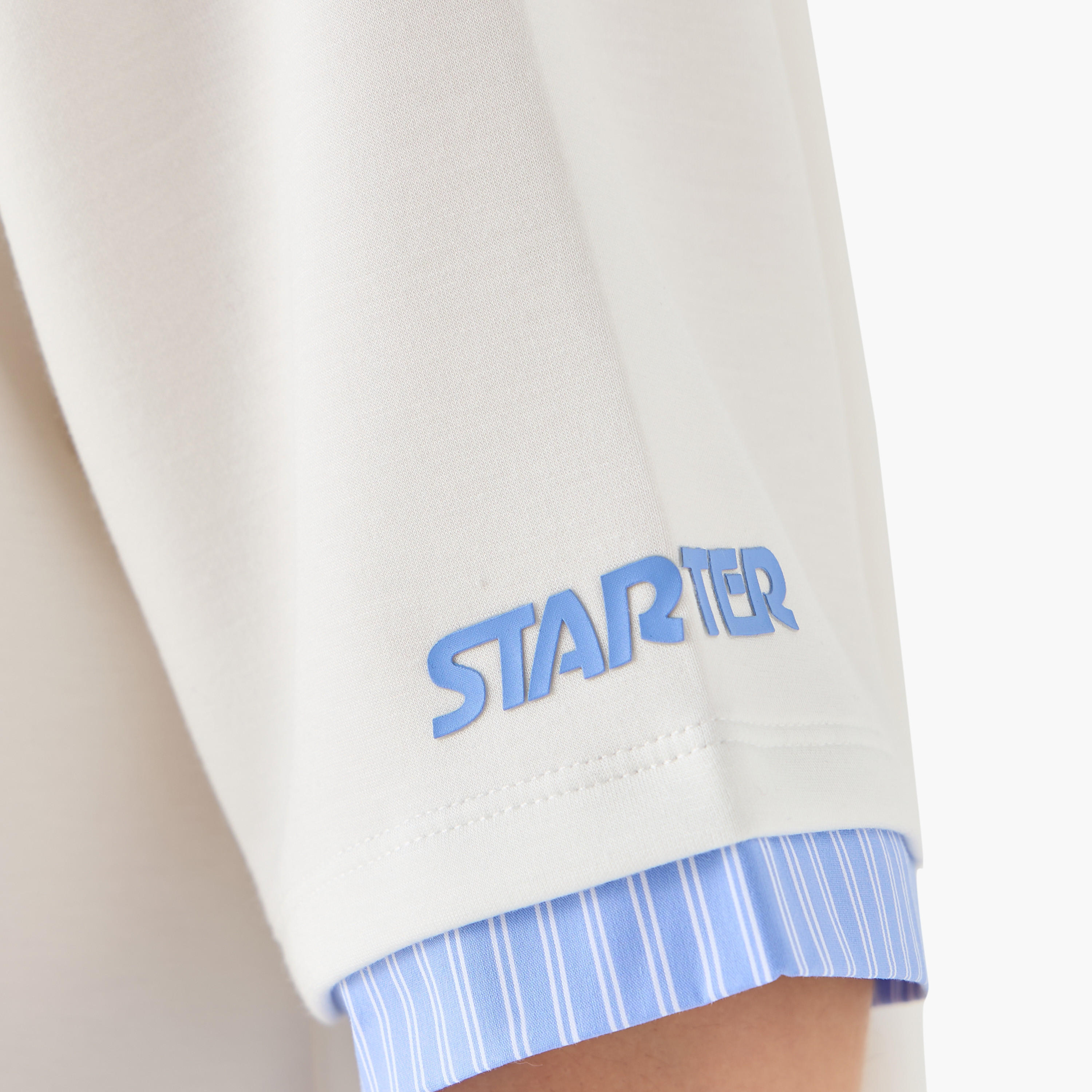 تيشيرت بقصة مريحة وطبعات شعار من ستارتر-women-clothing-tshirts-image-7