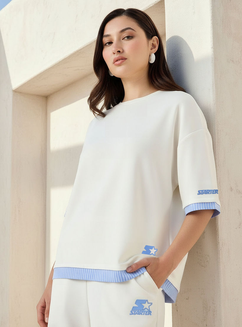 تيشيرت بقصة مريحة وطبعات شعار من ستارتر-women-clothing-tshirts-image-1