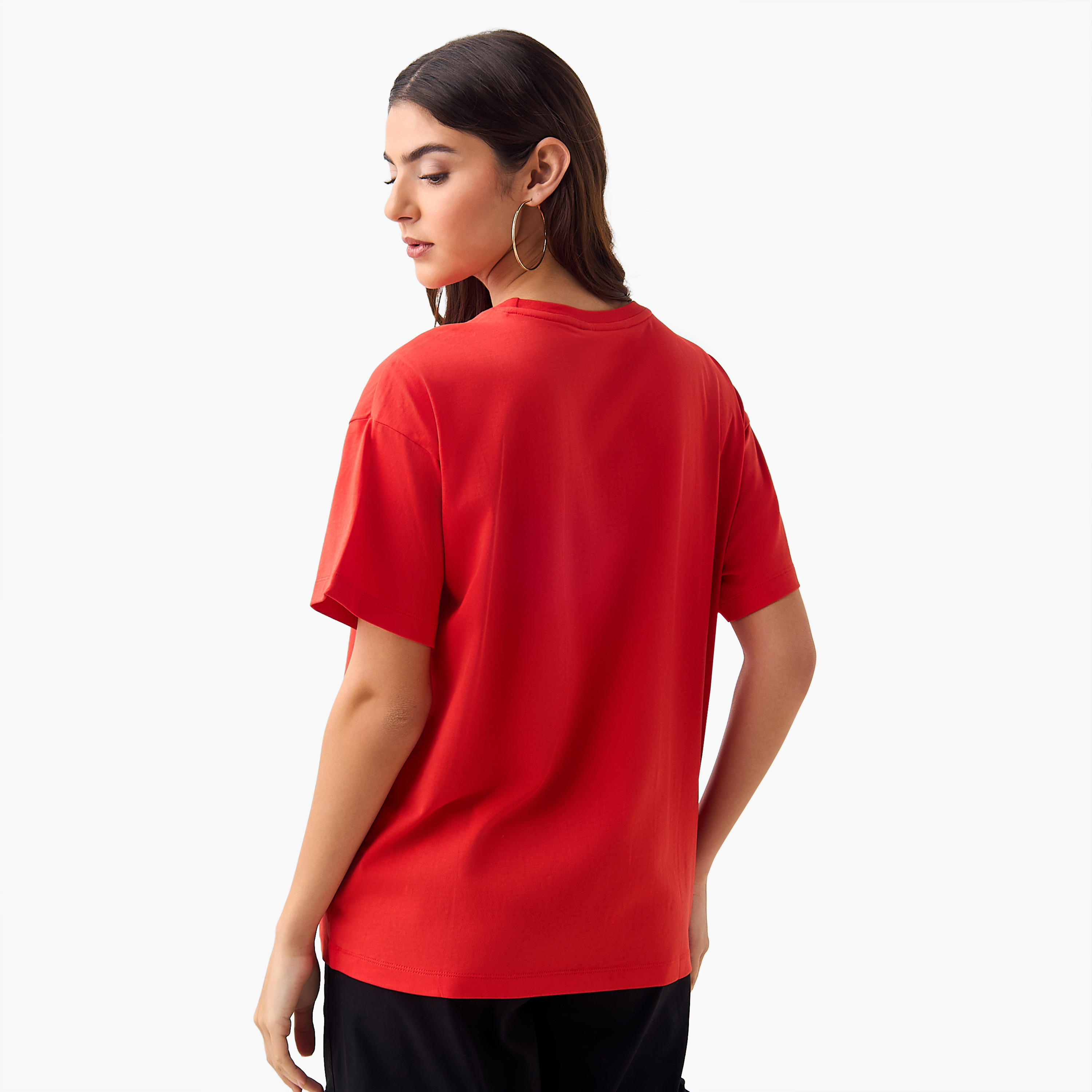 تيشيرت قطن واسع بطبعات شعار-women-clothing-tshirts-image-4