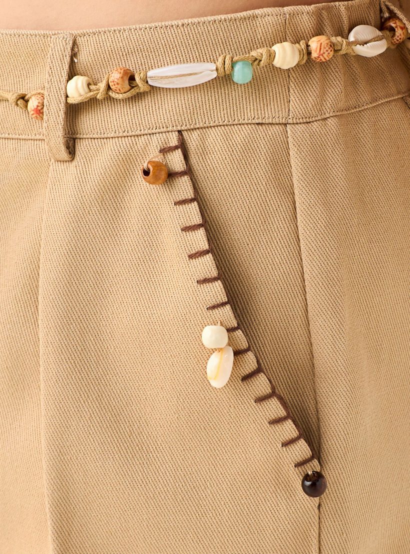 شورت بارز الملمس بقصة عادية وحزام خرز-women-clothing-bottoms-shorts-image-5