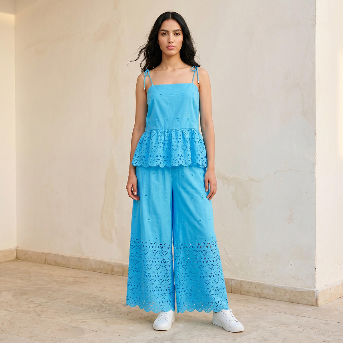 بلوزة قطن بقصة وتصميم بيبلوم مع تطريز شيفلي للشباب-women-clothing-shirtsandblouses-blouses-image-3