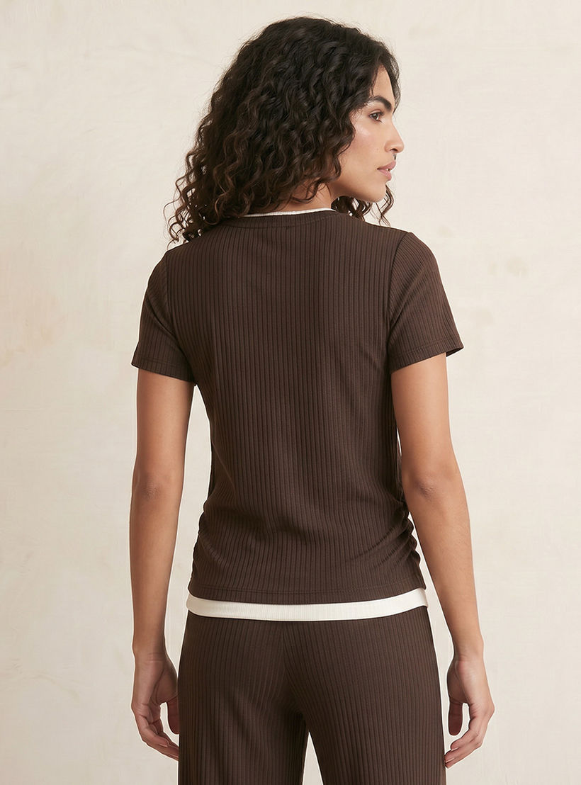 تيشيرت بتفاصيل كسرات من سبلاش يوث-women-clothing-tshirts-image-4