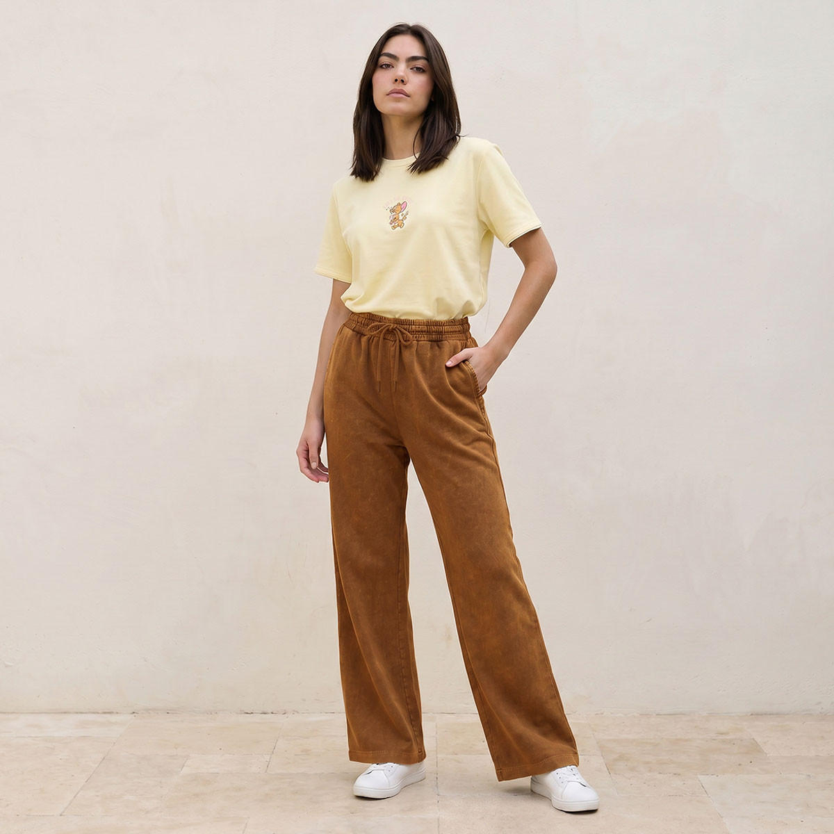بنطلون رياضي بقصة عادية ورباط إغلاق-women-clothing-bottoms-joggers-image-3