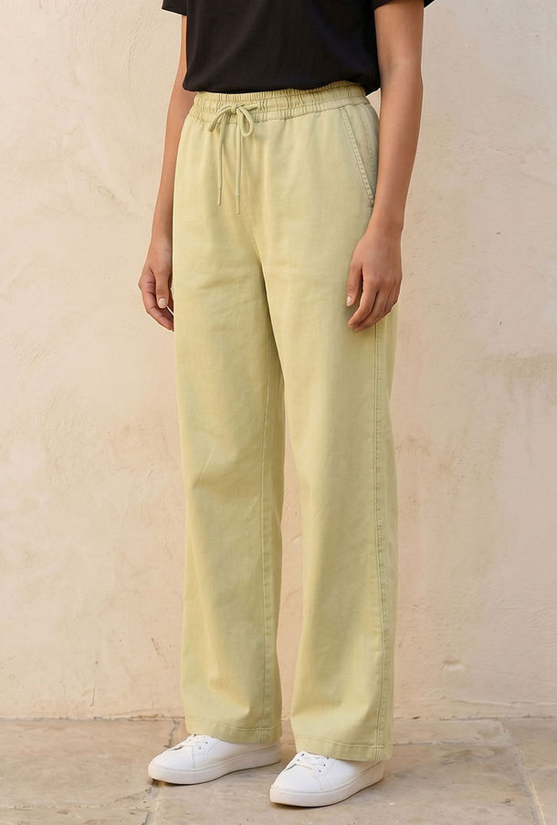 بنطلون رياضي بقصة عادية ورباط إغلاق-women-clothing-bottoms-image-1
