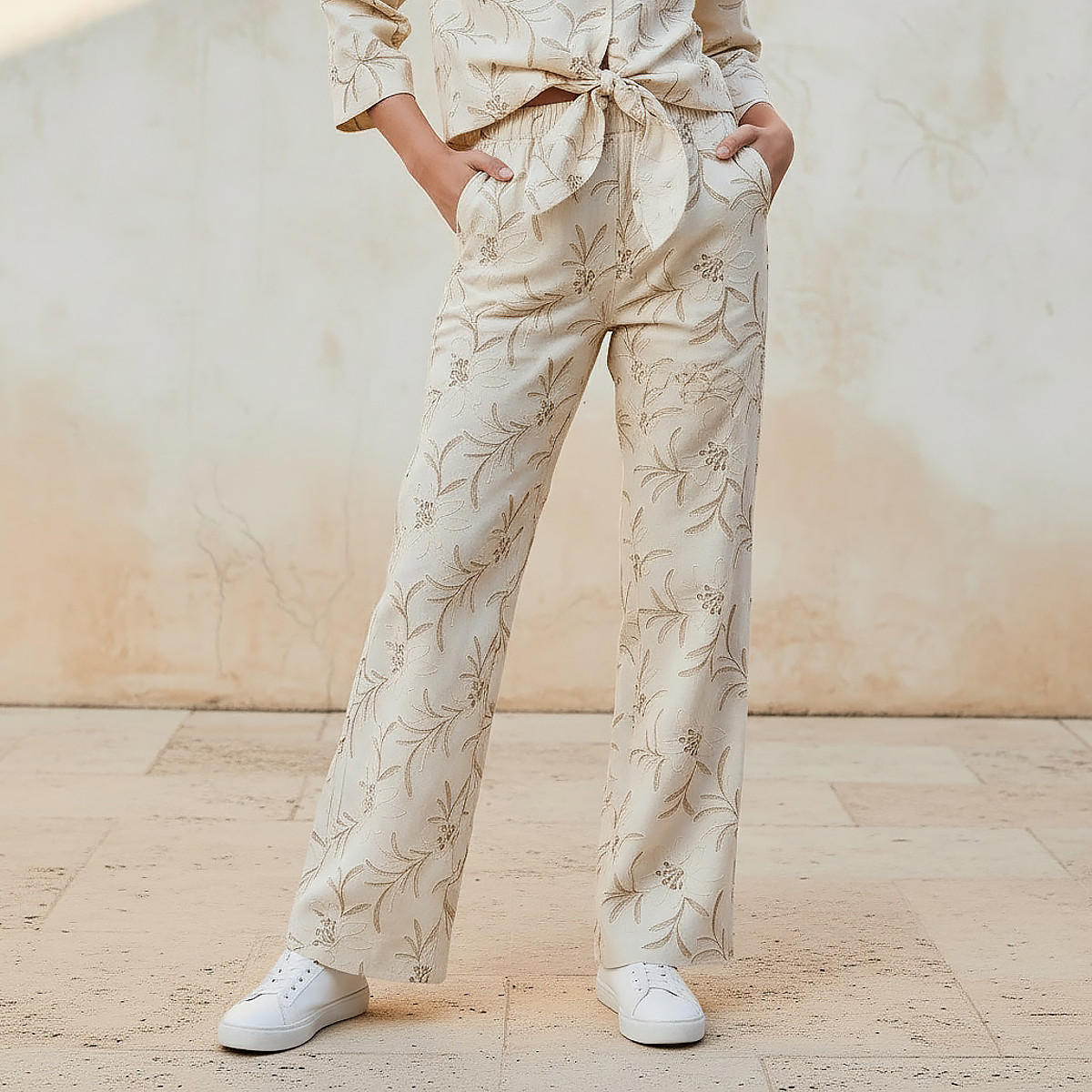 بنطلون جاكار مطرز بخصر متوسط الارتفاع-women-clothing-bottoms-trousers-image-1