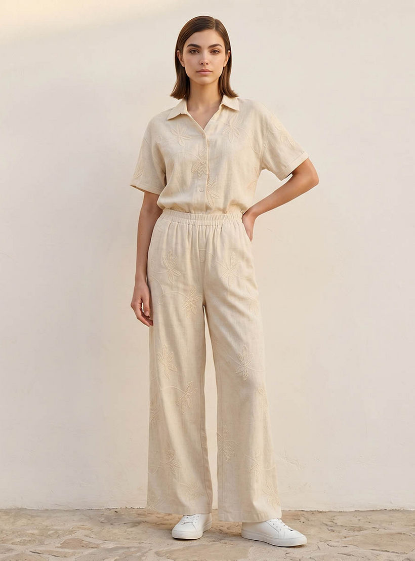بنطلون مطرز واسع الساقين بخصر متوسط الارتفاع يوث من سبلاش-women-clothing-trousers-image-3