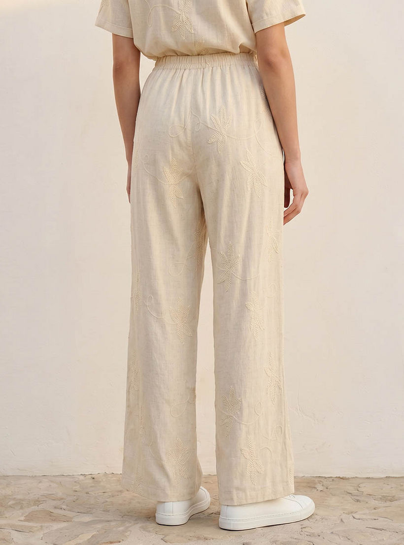 بنطلون مطرز واسع الساقين بخصر متوسط الارتفاع يوث من سبلاش-women-clothing-trousers-image-4