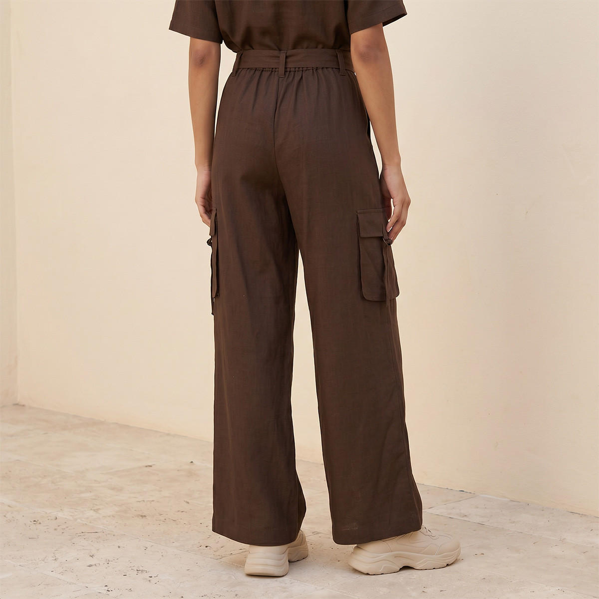بنطلون كارجو واسع الساقين بجيوب من مزيج الكتان من سبلاش يوث-women-clothing-trousers-image-4