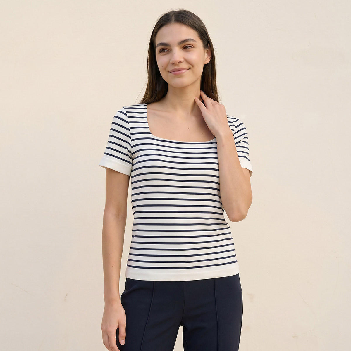 تيشيرت مقلم بقصة ضيقة وياقة مريعة بدون درزات من سبلاش يوث-women-clothing-tshirts-image-1