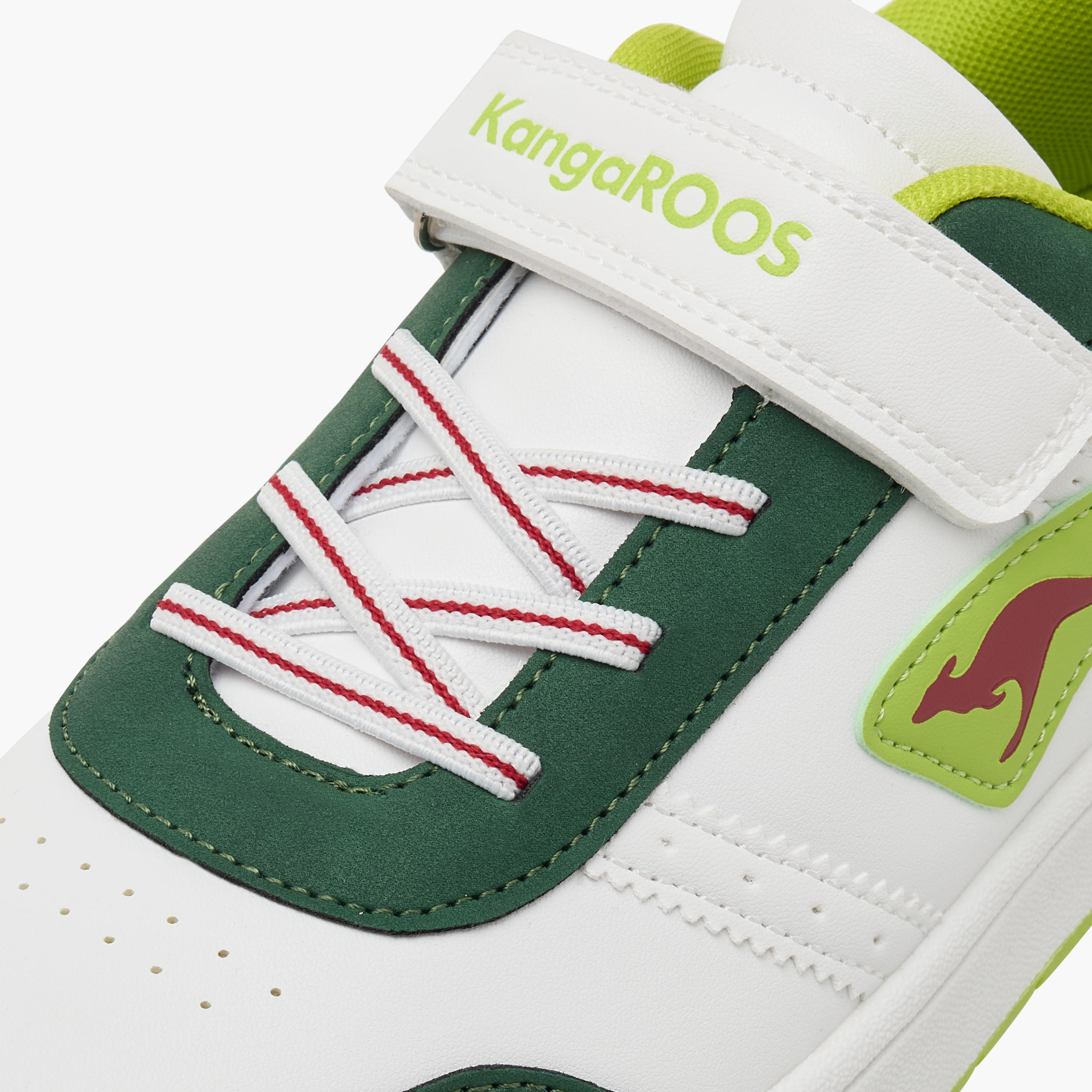 حذاء سنيكرز بشريط إغلاق لاصق وشعار للبنات من كانجاروز-girls-shoes-sneakers-image-4