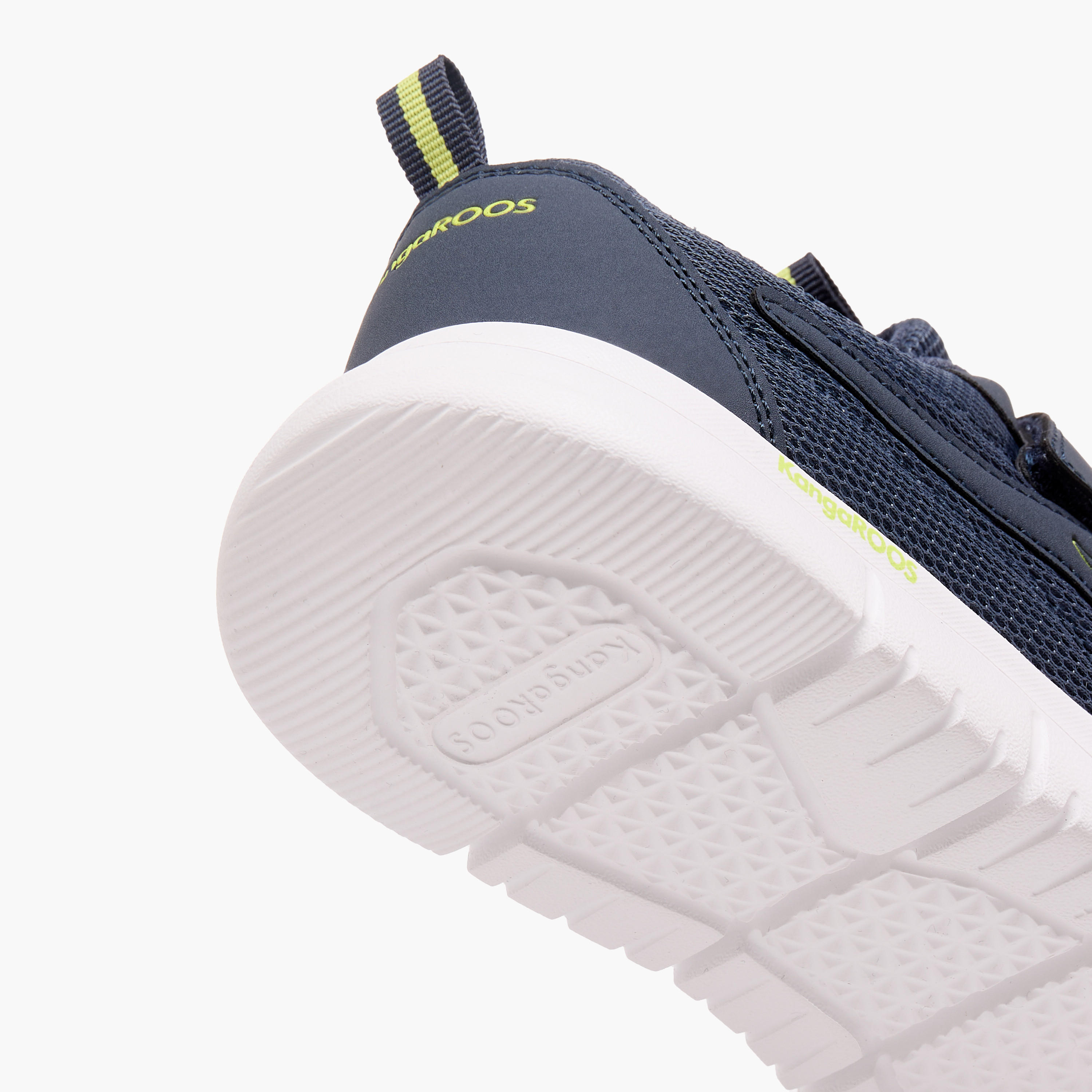 حذاء رياضي بشريط إغلاق لاصق من كانغاروز-boys-shoes-sports-image-5