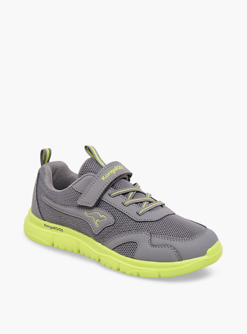 حذاء رياضي بشريط إغلاق لاصق من كانغاروز-girls-shoes-sneakers-image-2