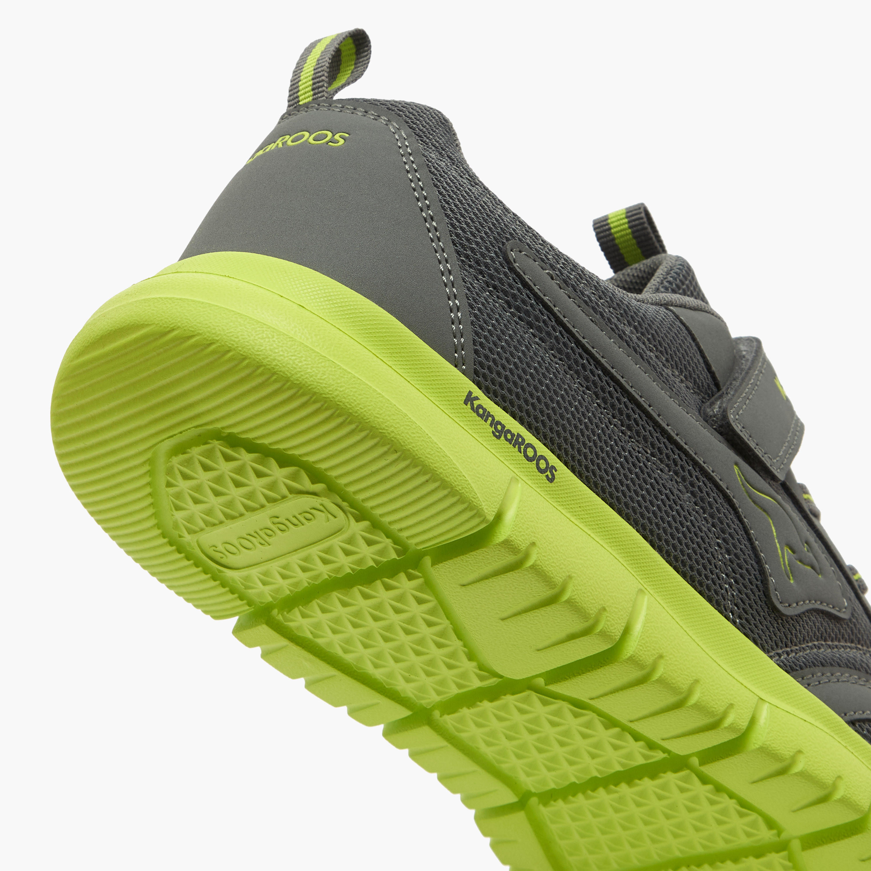 حذاء رياضي بشريط إغلاق لاصق للنساء من كانجاروس-women-shoes-sports-image-5