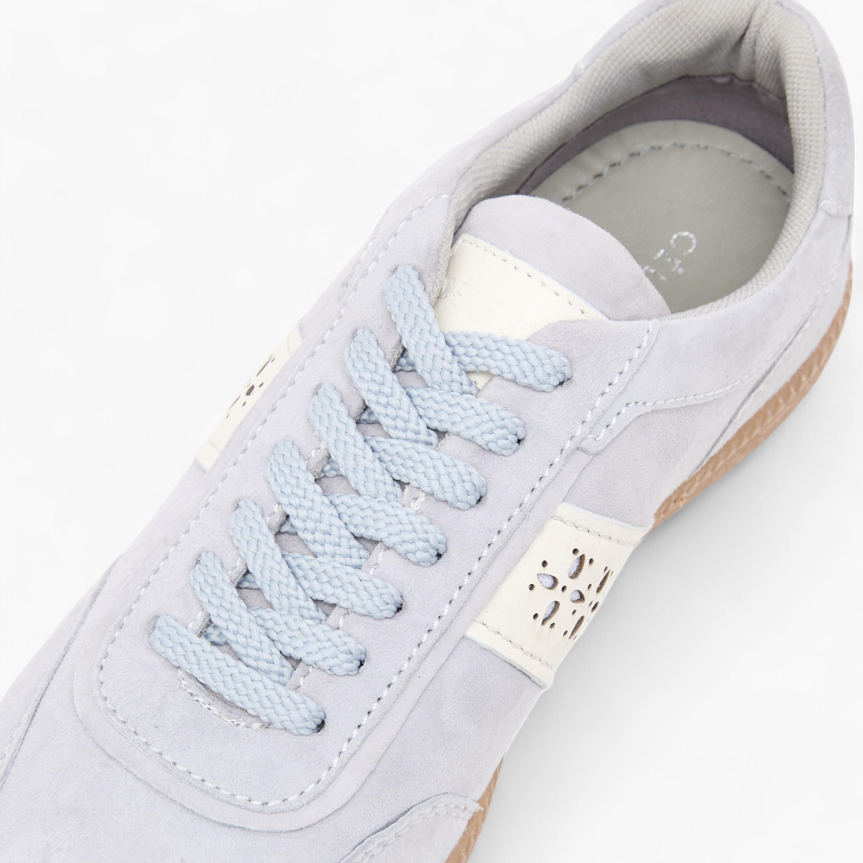 حذاء سنيكرز برباط إغلاق وتفاصيل مفرّغة للنساء من سيليست-women-shoes-sneakers-image-14