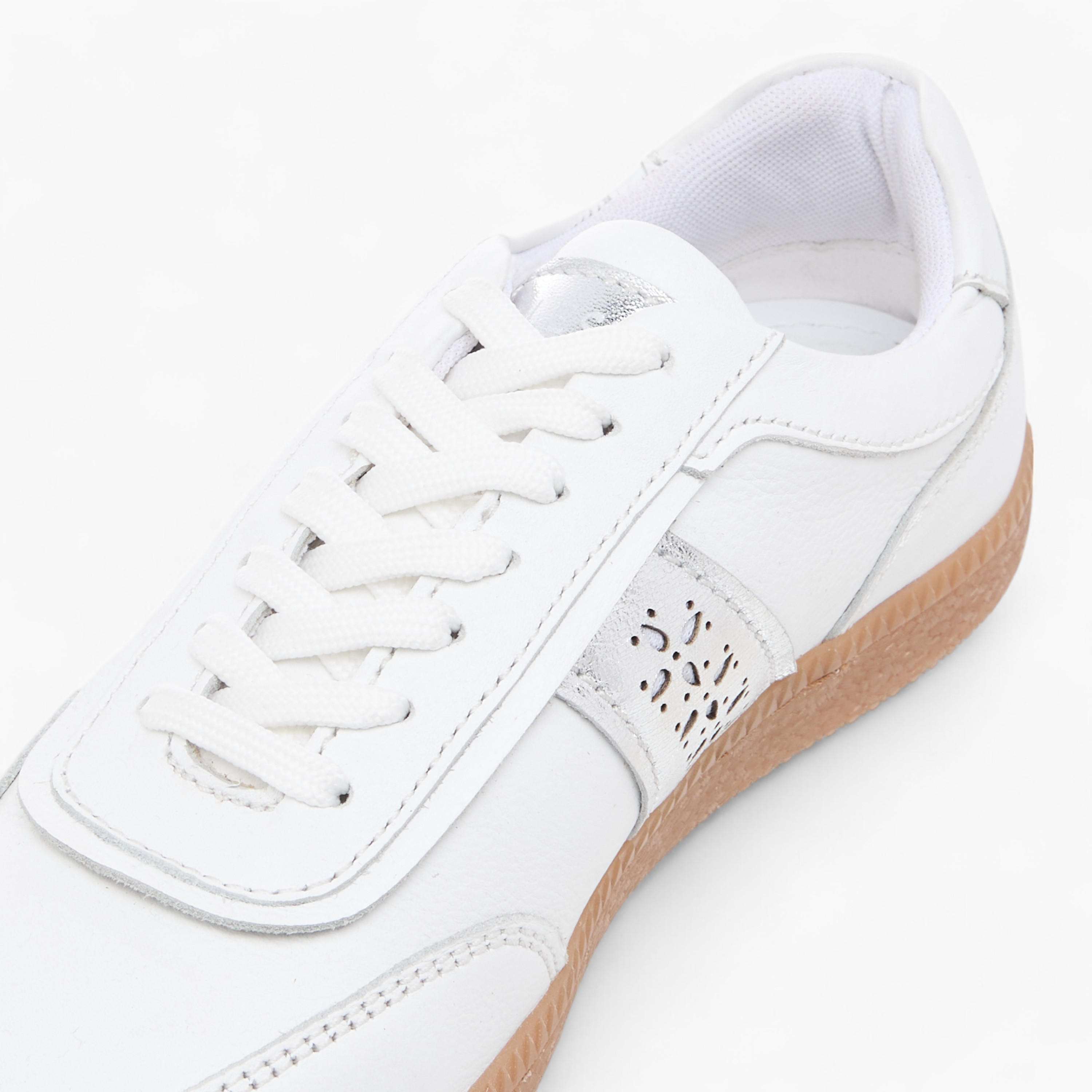 حذاء سنيكرز برباط إغلاق وتفاصيل مفرّغة للنساء من سيليست-women-shoes-sneakers-image-4
