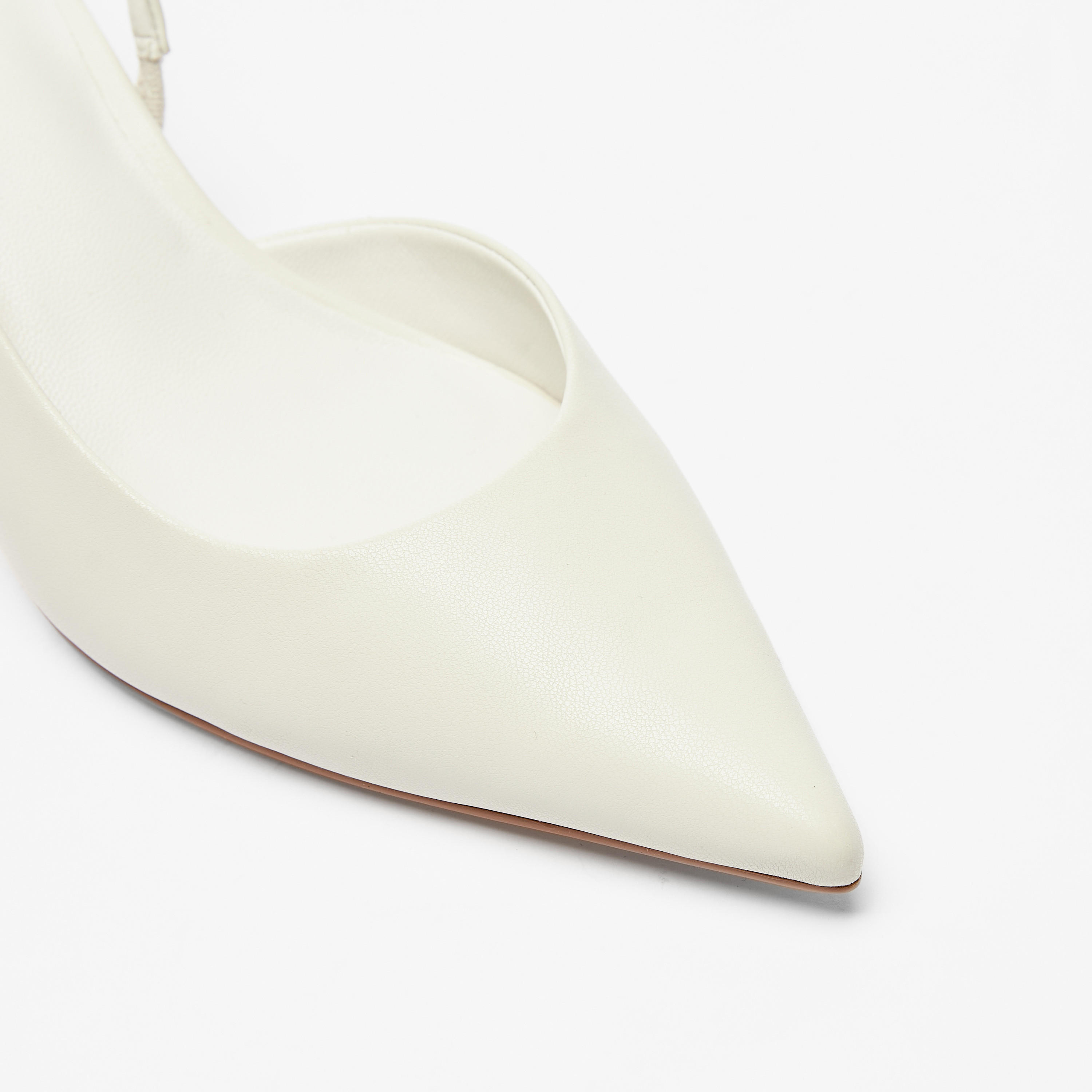 حذاء كلاسيكي سادة بكعب صغير وإبزيم إغلاق للنساء من سيليست-women-shoes-heels-image-5