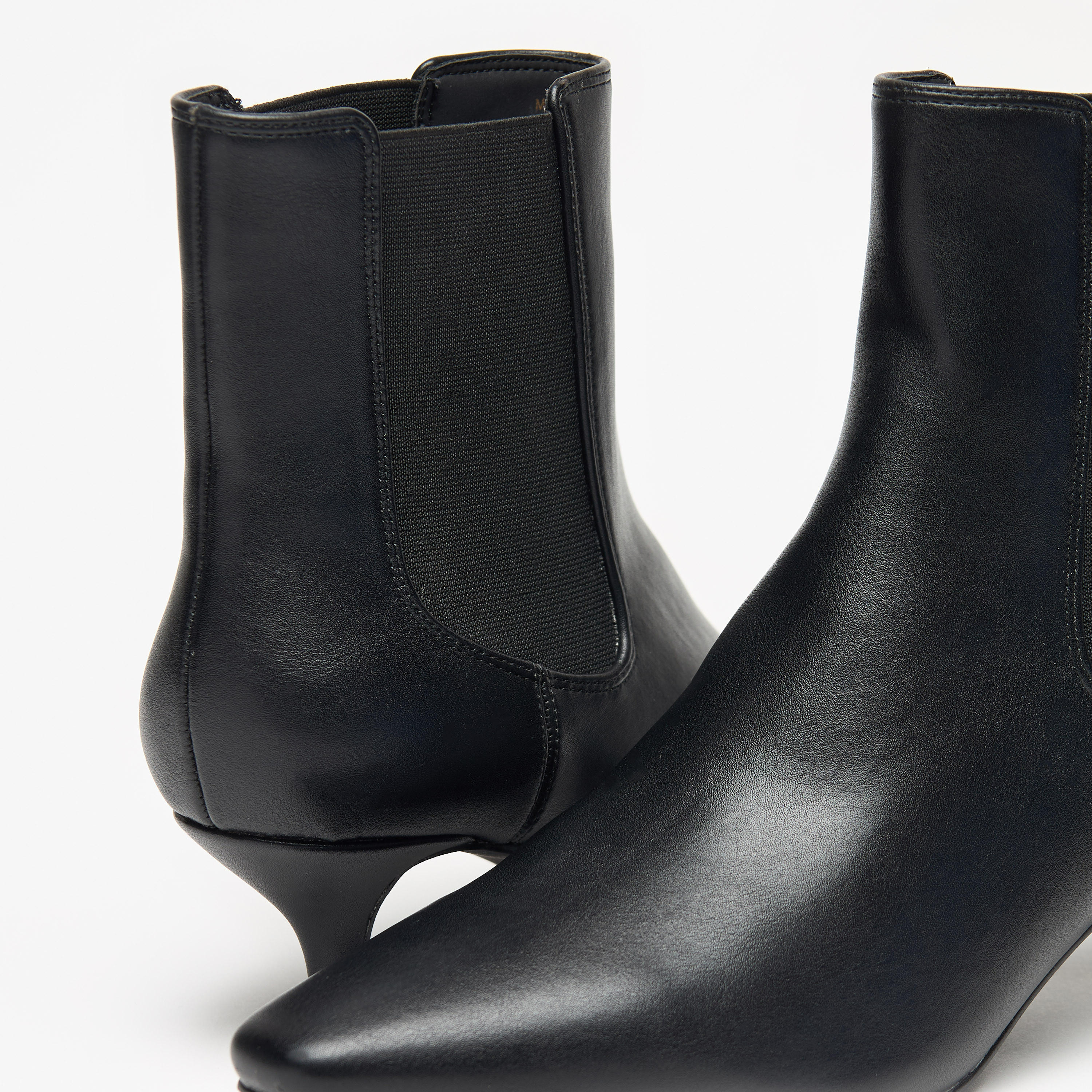 بوت نسائي سادة سهل الارتداء بطول الكاحل وكعب ستيليو من سيليست-women-shoes-boots-image-5
