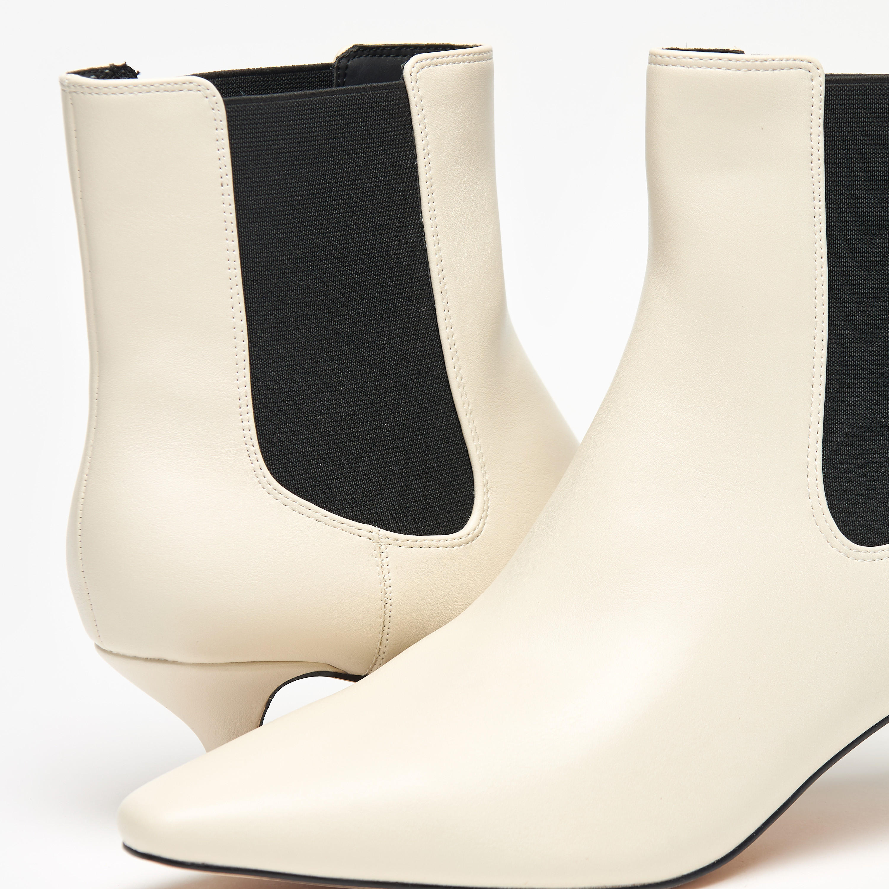 بوت نسائي سادة سهل الارتداء بطول الكاحل وكعب ستيليو من سيليست-women-shoes-boots-image-11