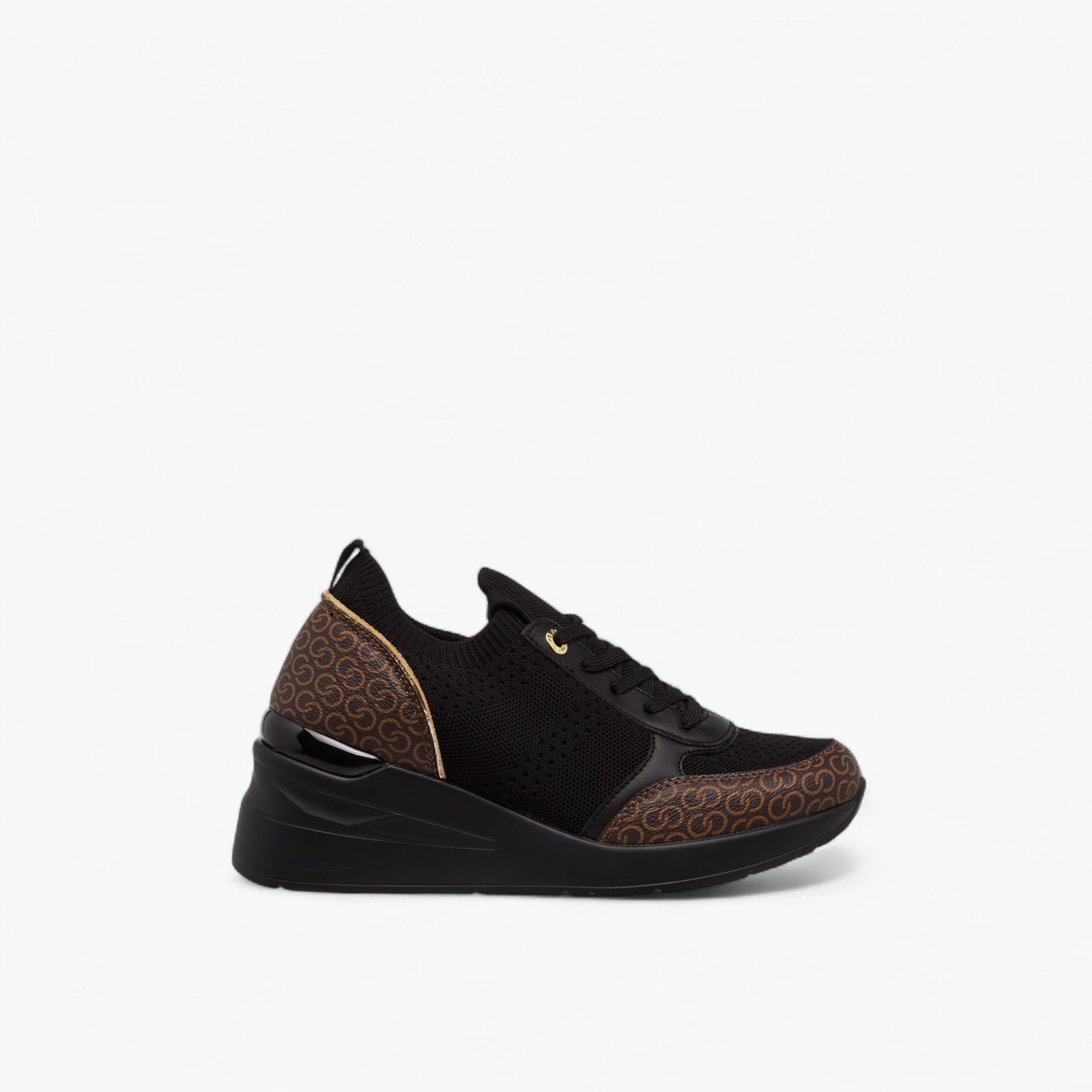 حذاء سنيكرز برباط إغلاق وطبعات مونوجرام وكعب ويدج للنساء من سيليست-women-shoes-sneakers-image-8