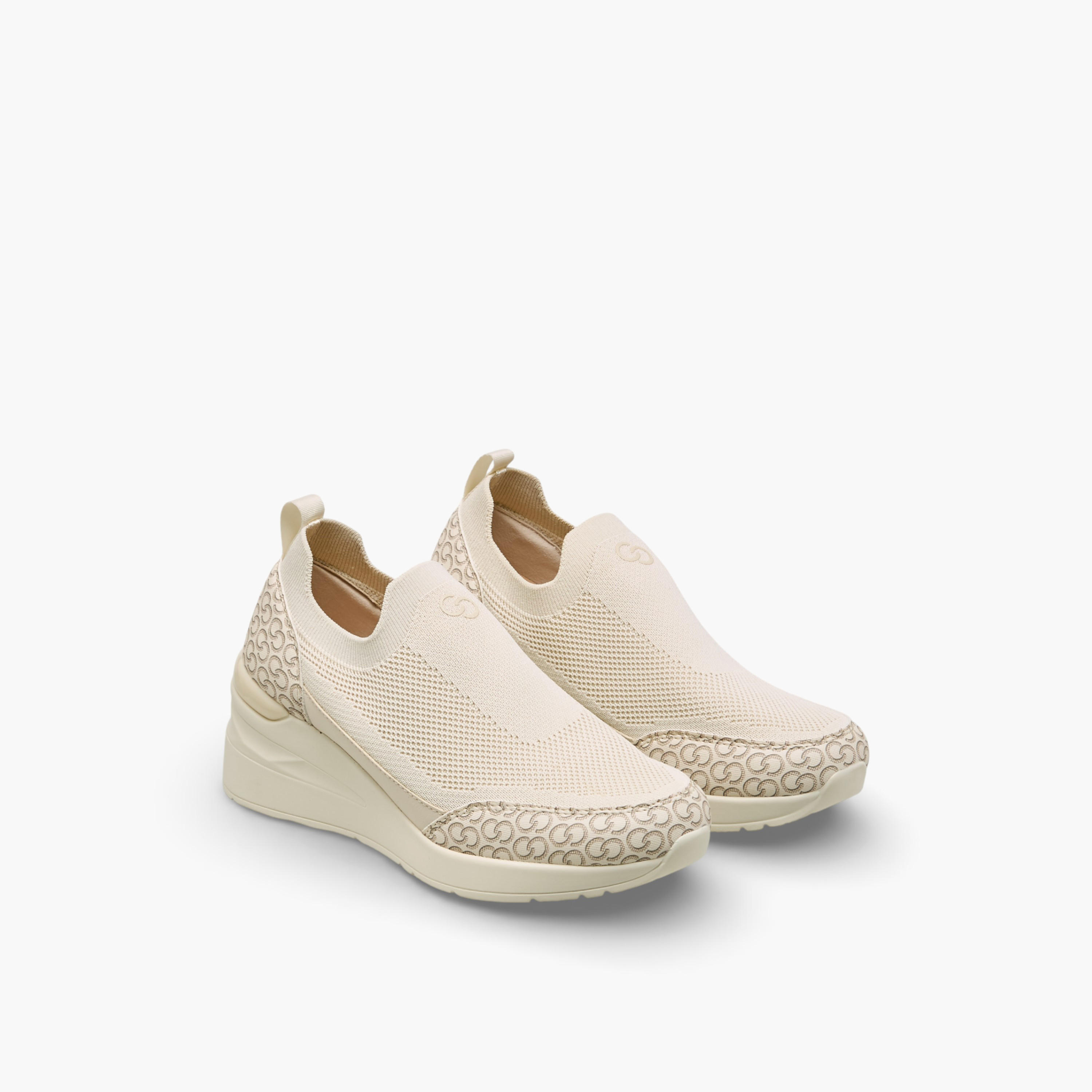 حذاء سنيكرز بطبعات للنساء من سيليست-women-shoes-sneakers-image-1