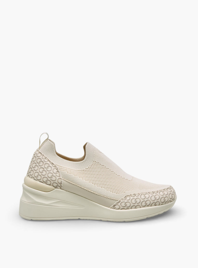 حذاء سنيكرز بطبعات للنساء من سيليست-women-shoes-sneakers-image-4