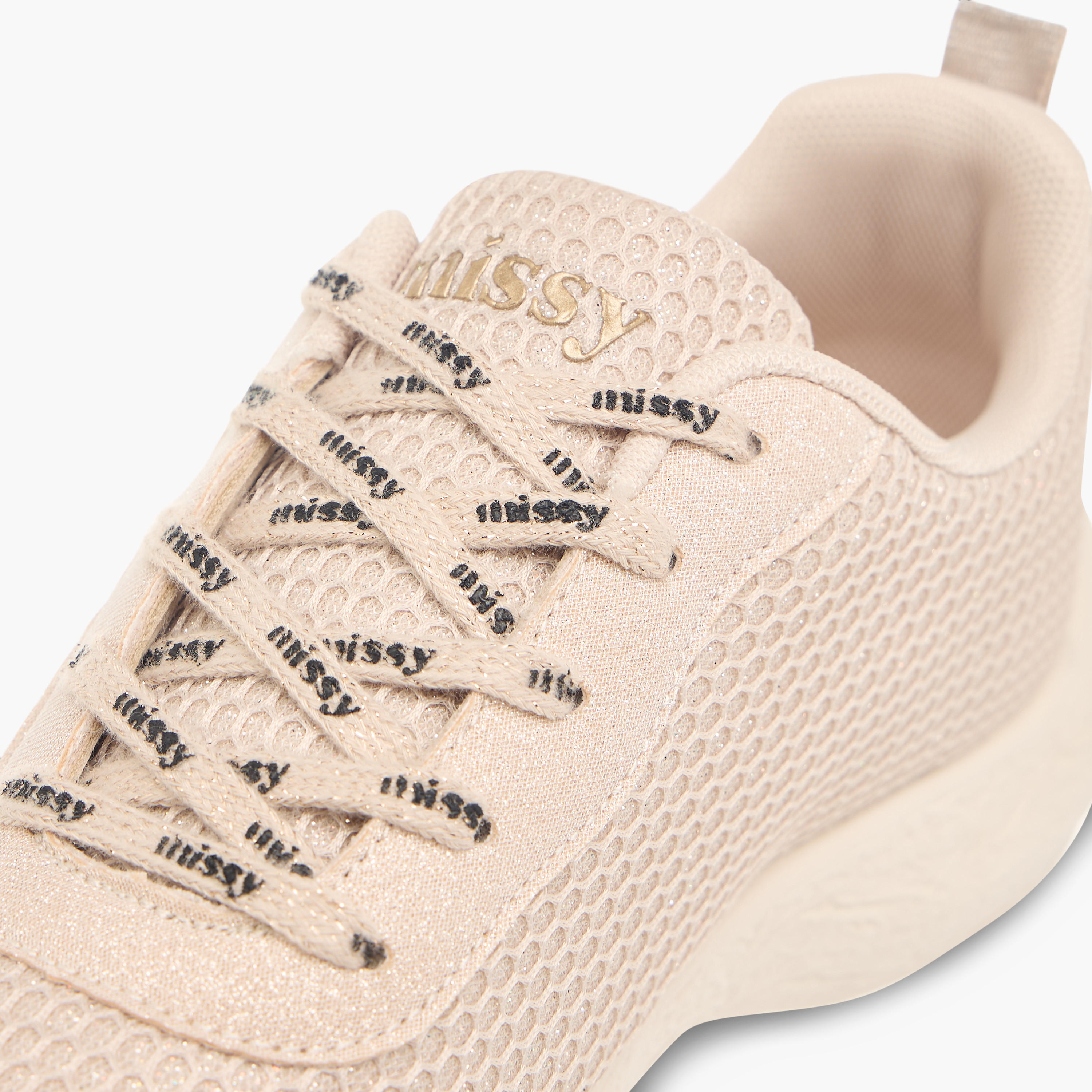 حذاء سنيكرز بارز الملمس بطبعات ورباط إغلاق من ميسي-women-shoes-sneakers-image-4
